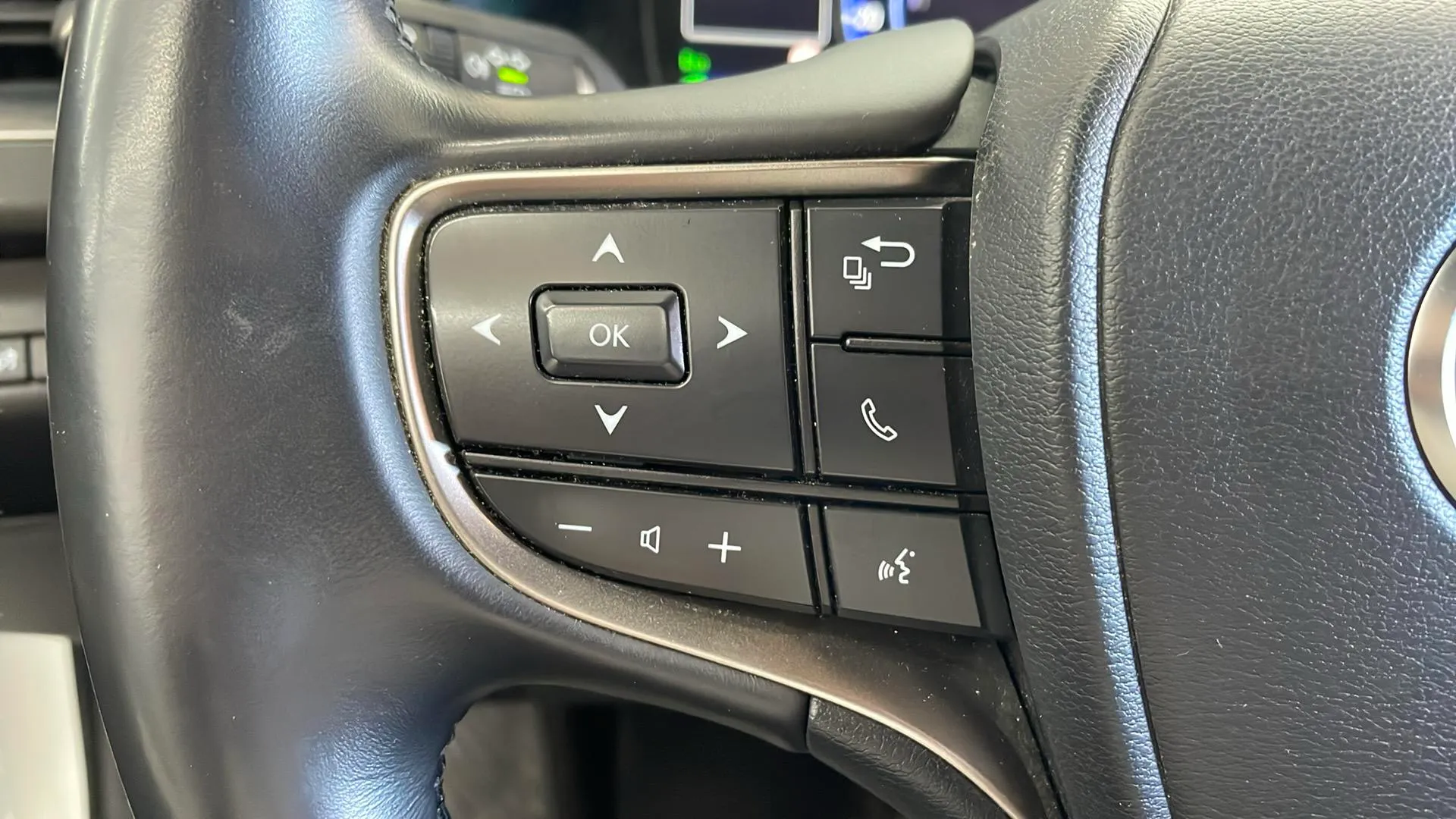 Lexus UX 2.0 250h Business - foto 24