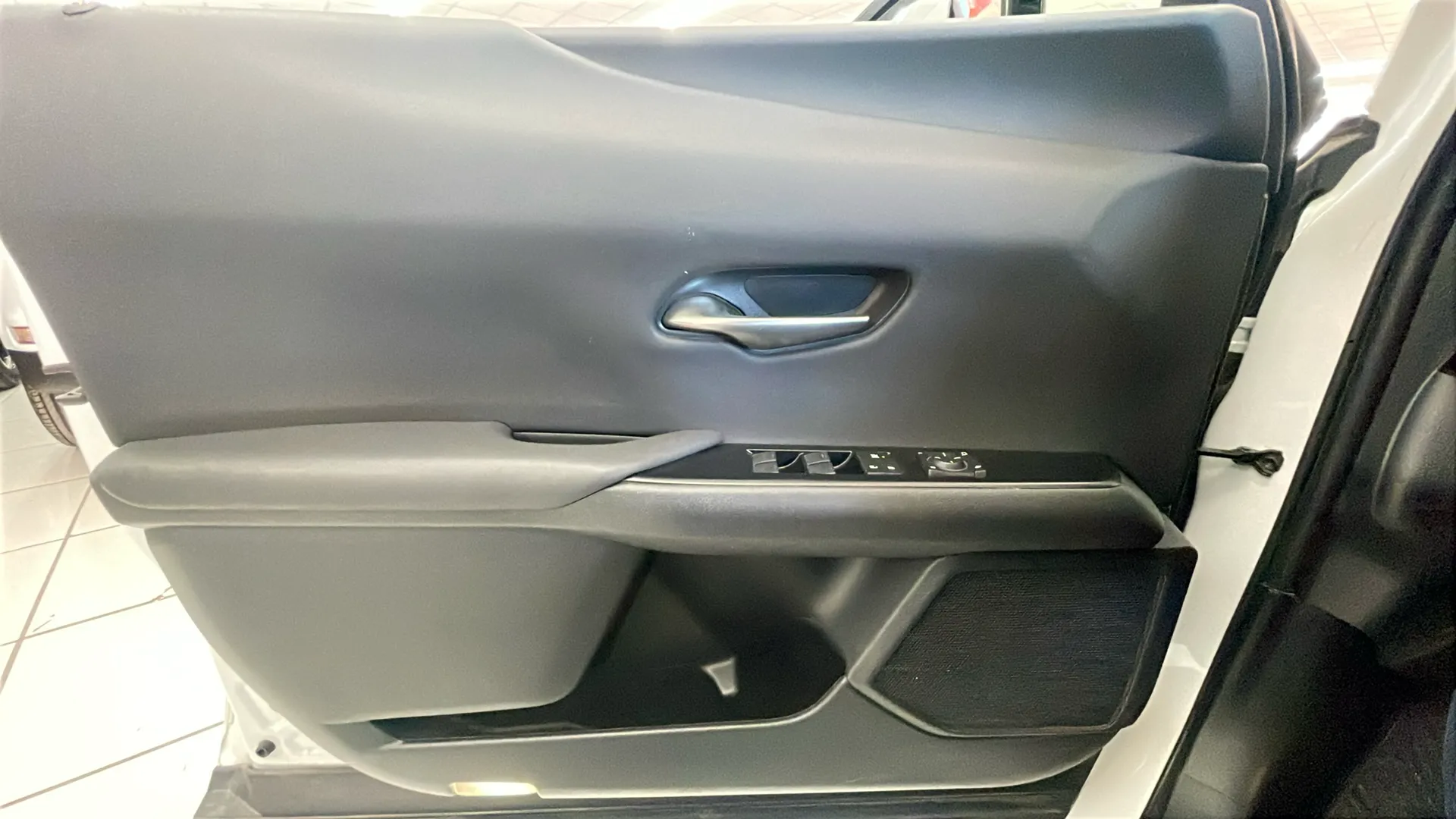 Lexus UX 2.0 250h Business - foto 13