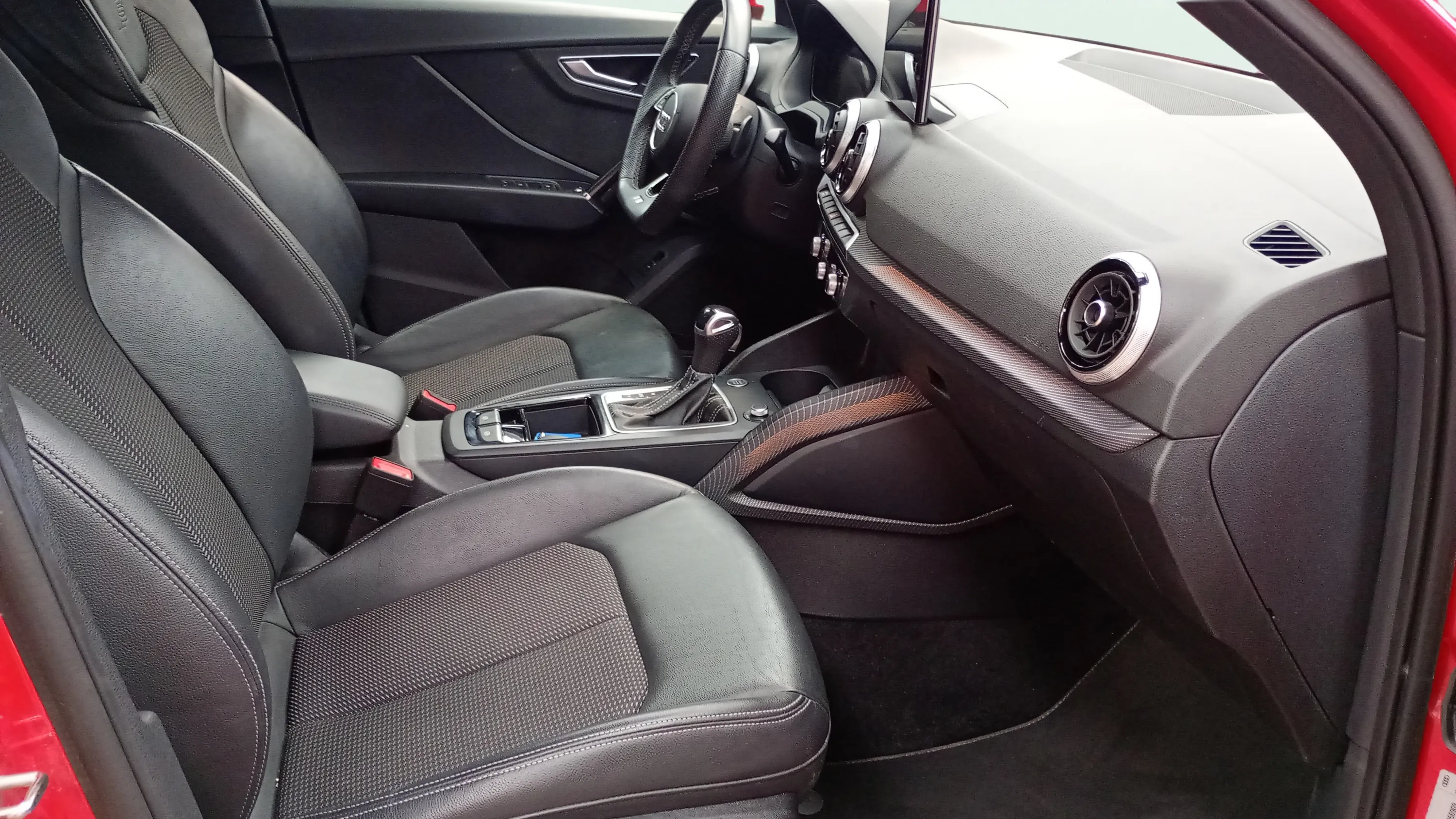 Audi Q2 Adrenalin 35 TDI S tronic - foto 20