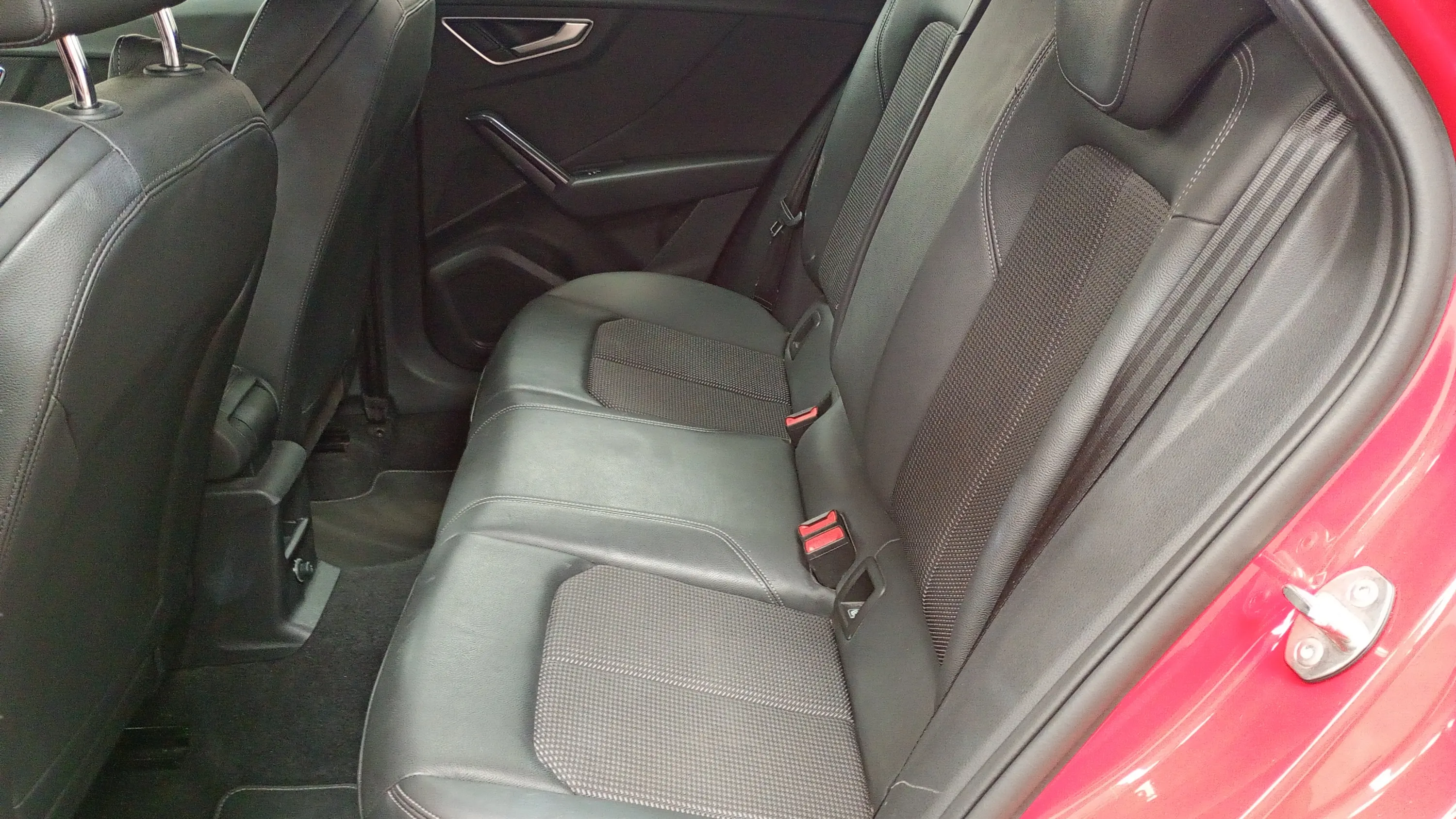 Audi Q2 Adrenalin 35 TDI S tronic - foto 22