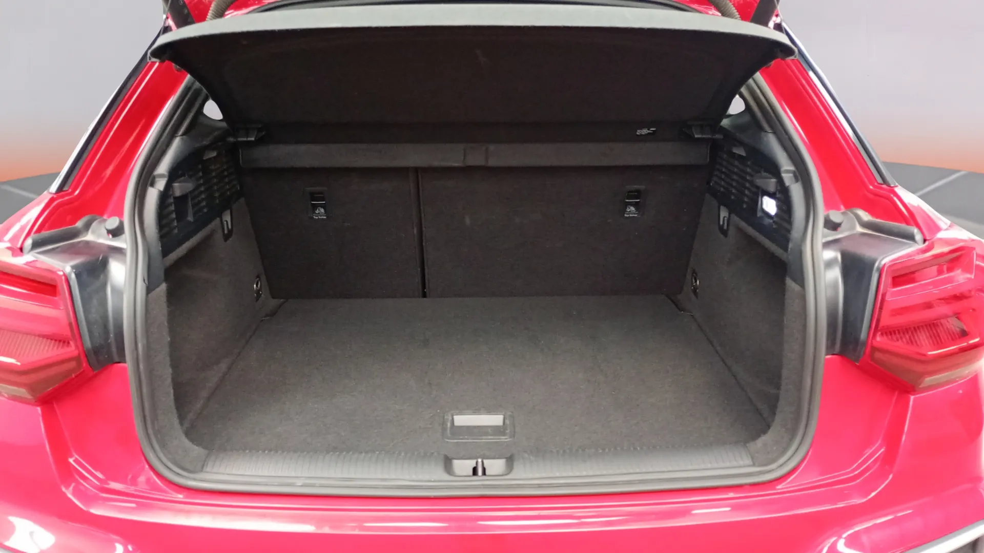 Audi Q2 Adrenalin 35 TDI S tronic - foto 23