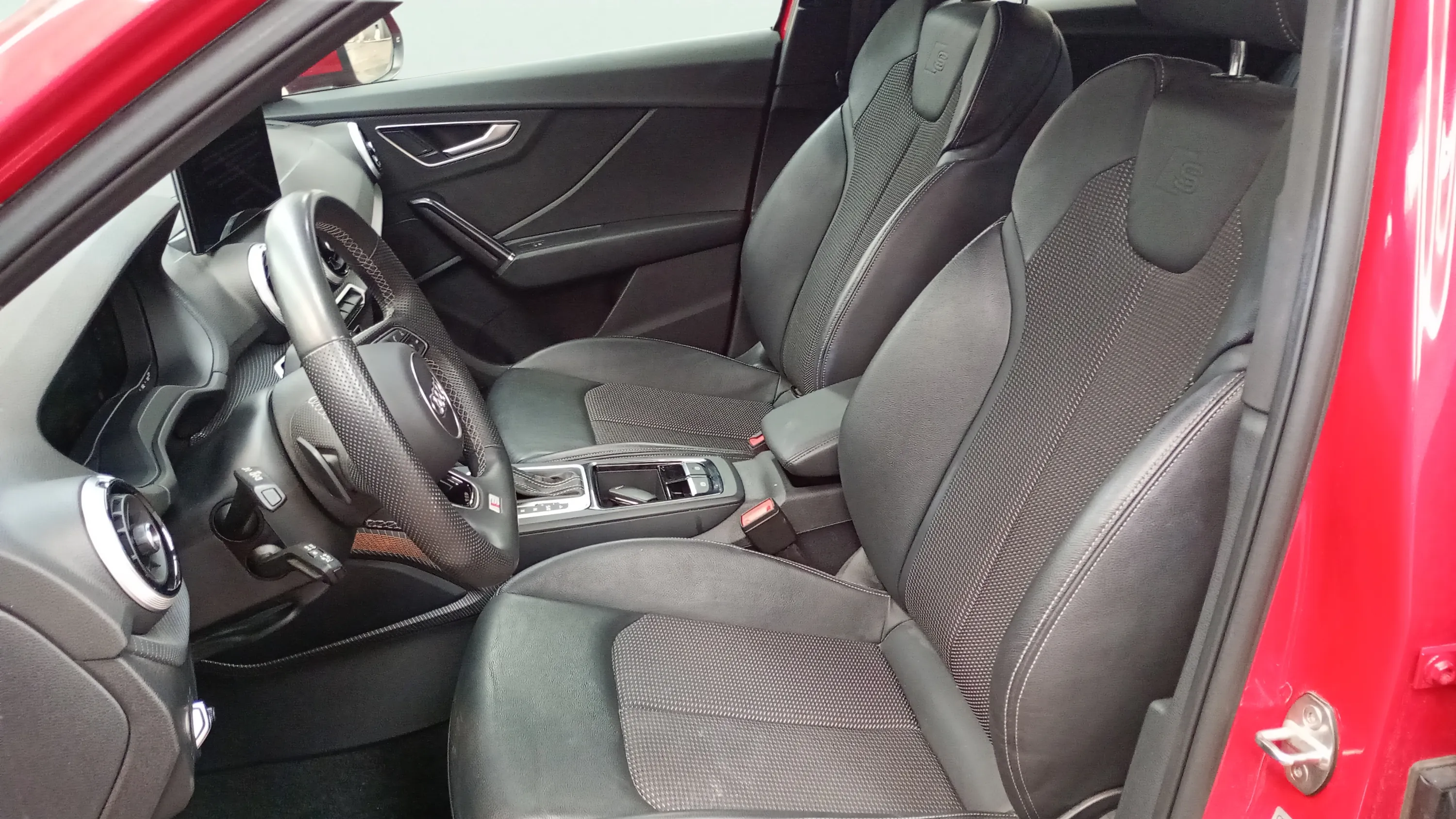 Audi Q2 Adrenalin 35 TDI S tronic - foto 17