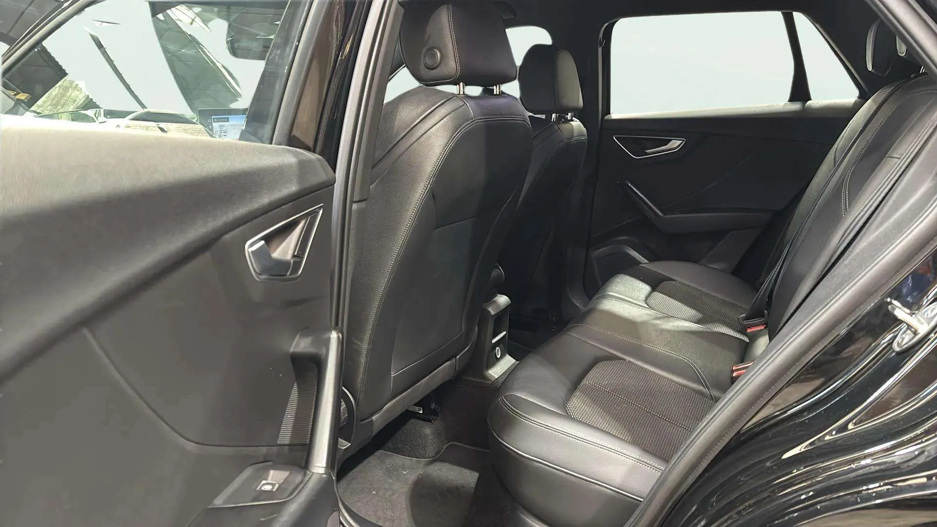 Audi Q2 Adrenalin 30 TDI S tronic - foto 22
