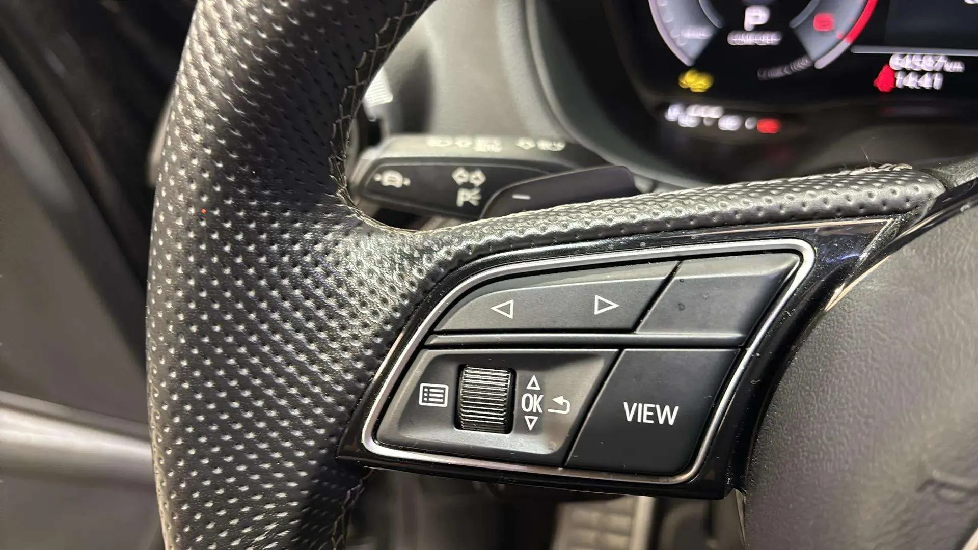 Audi Q2 Adrenalin 30 TDI S tronic - foto 12