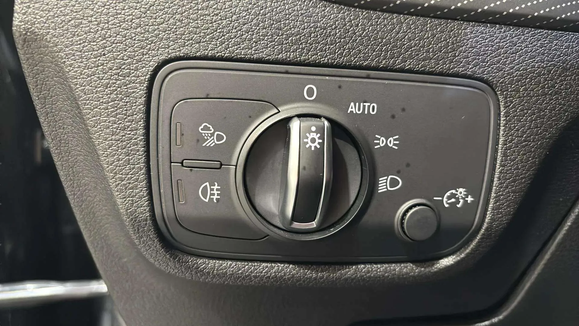 Audi Q2 Adrenalin 30 TDI S tronic - foto 19