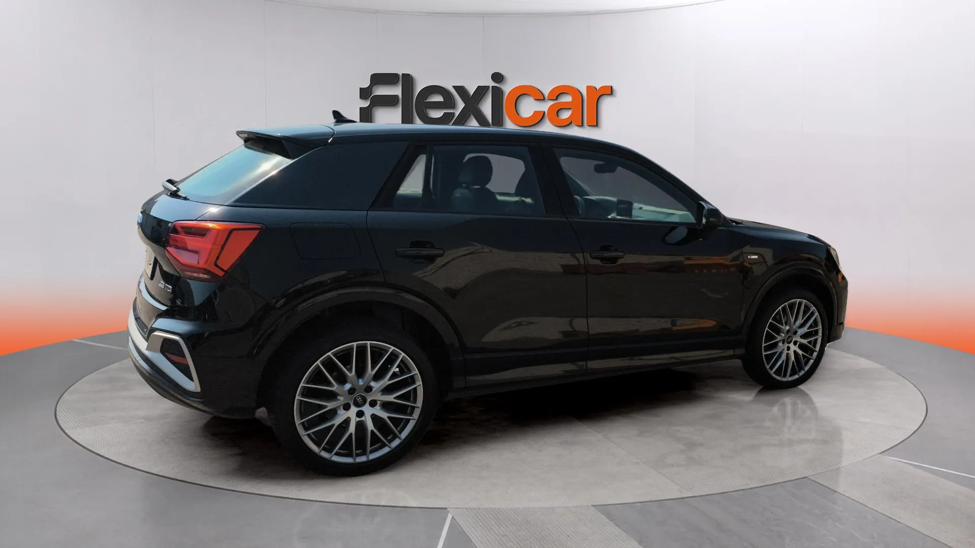 Audi Q2 Adrenalin 35 TDI S tronic - foto 4