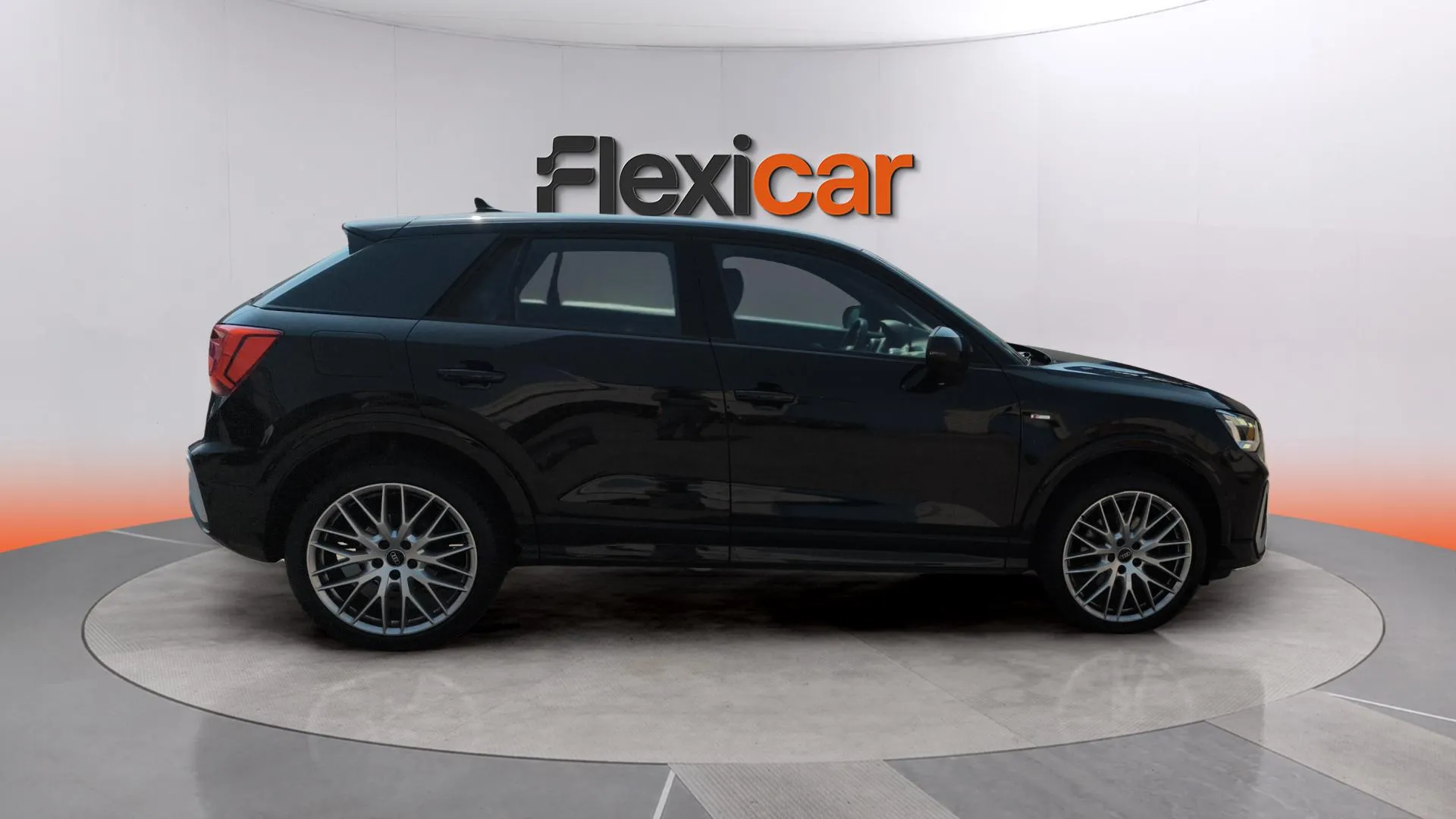 Audi Q2 Adrenalin 35 TDI S tronic - foto 7