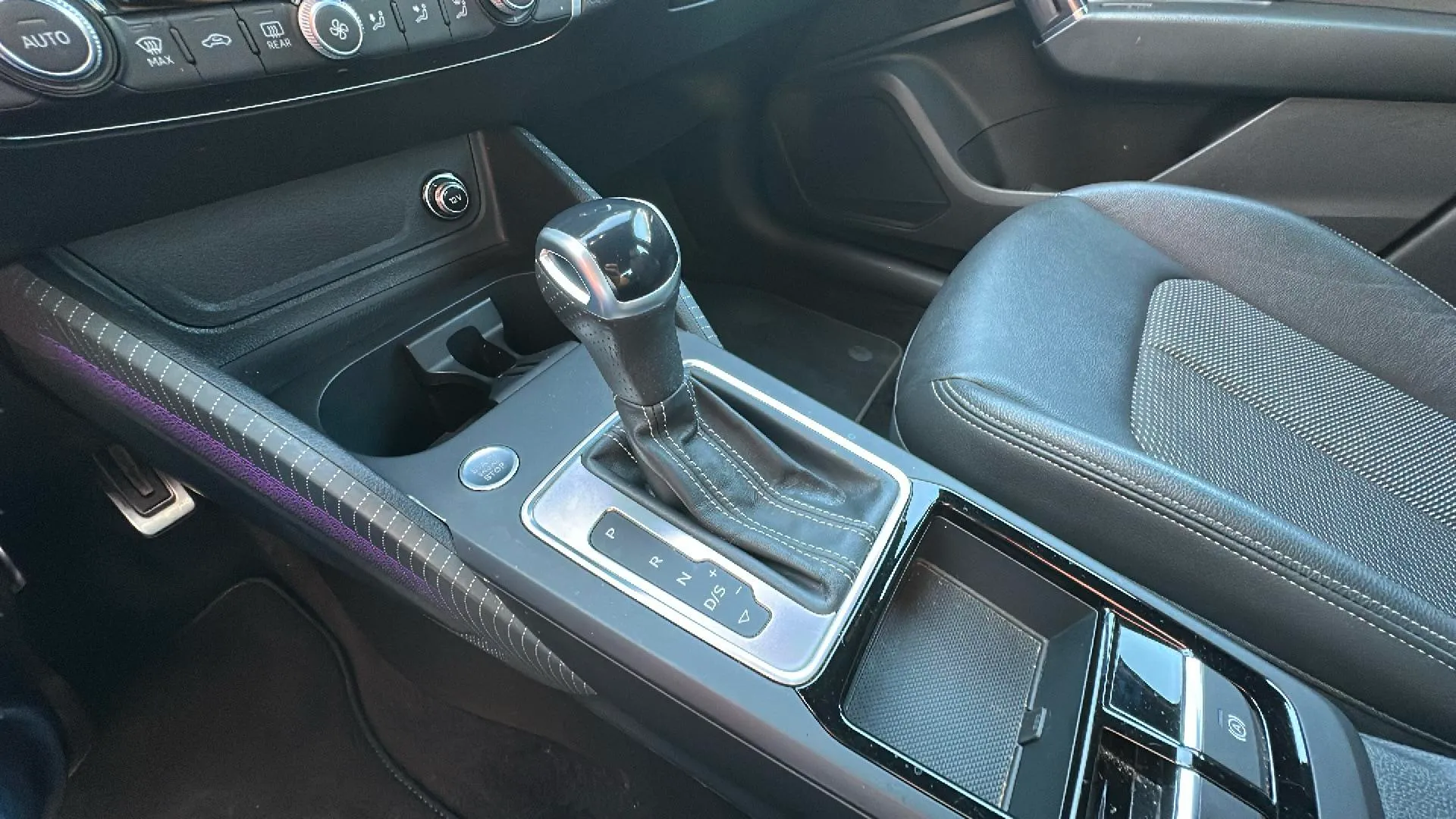 Audi Q2 Adrenalin 35 TDI S tronic - foto 12