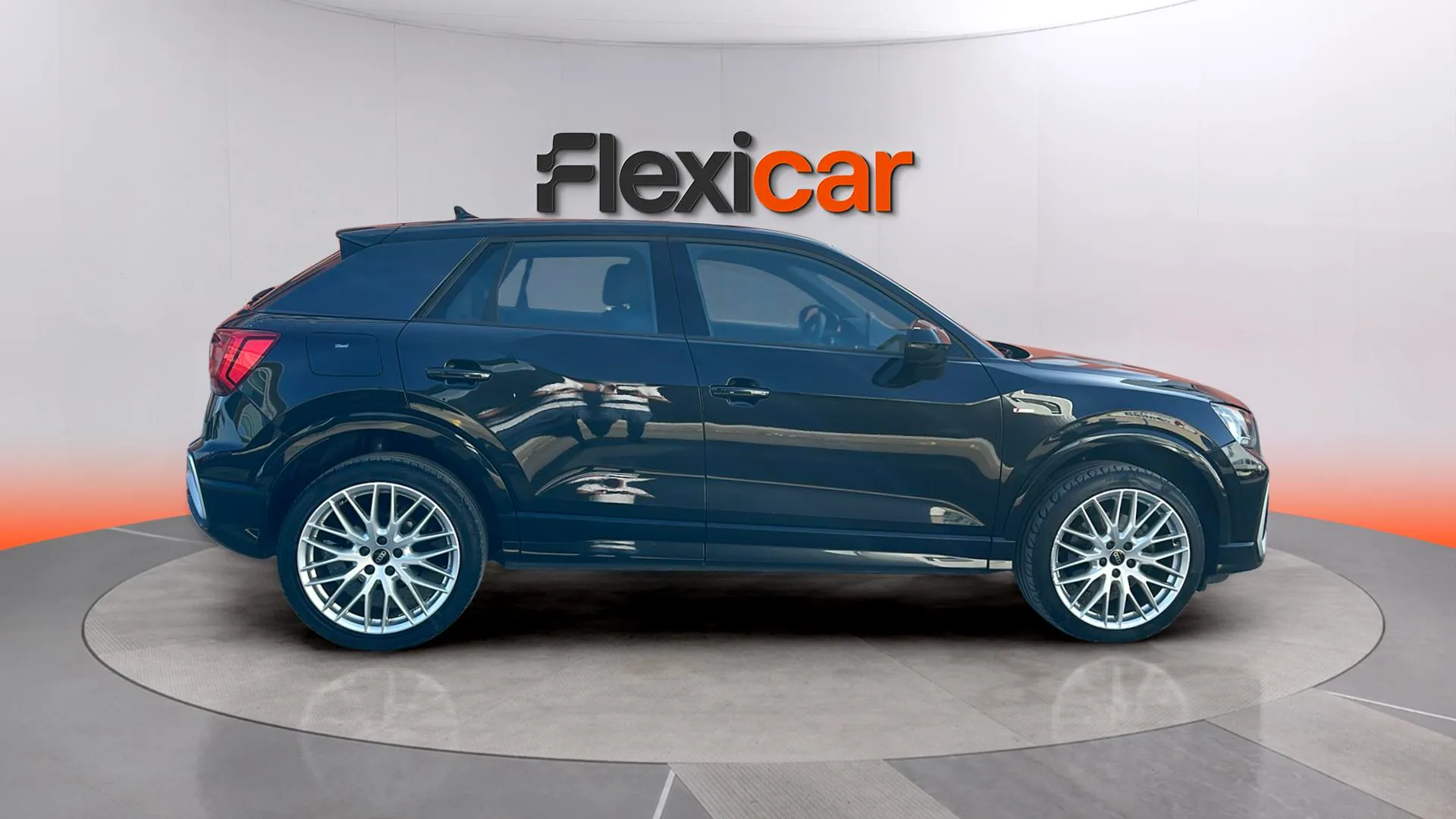 Audi Q2 Adrenalin 35 TDI S tronic - foto 8