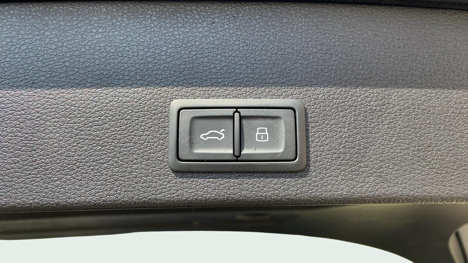 Audi Q2 Adrenalin 35 TDI S tronic - foto 18
