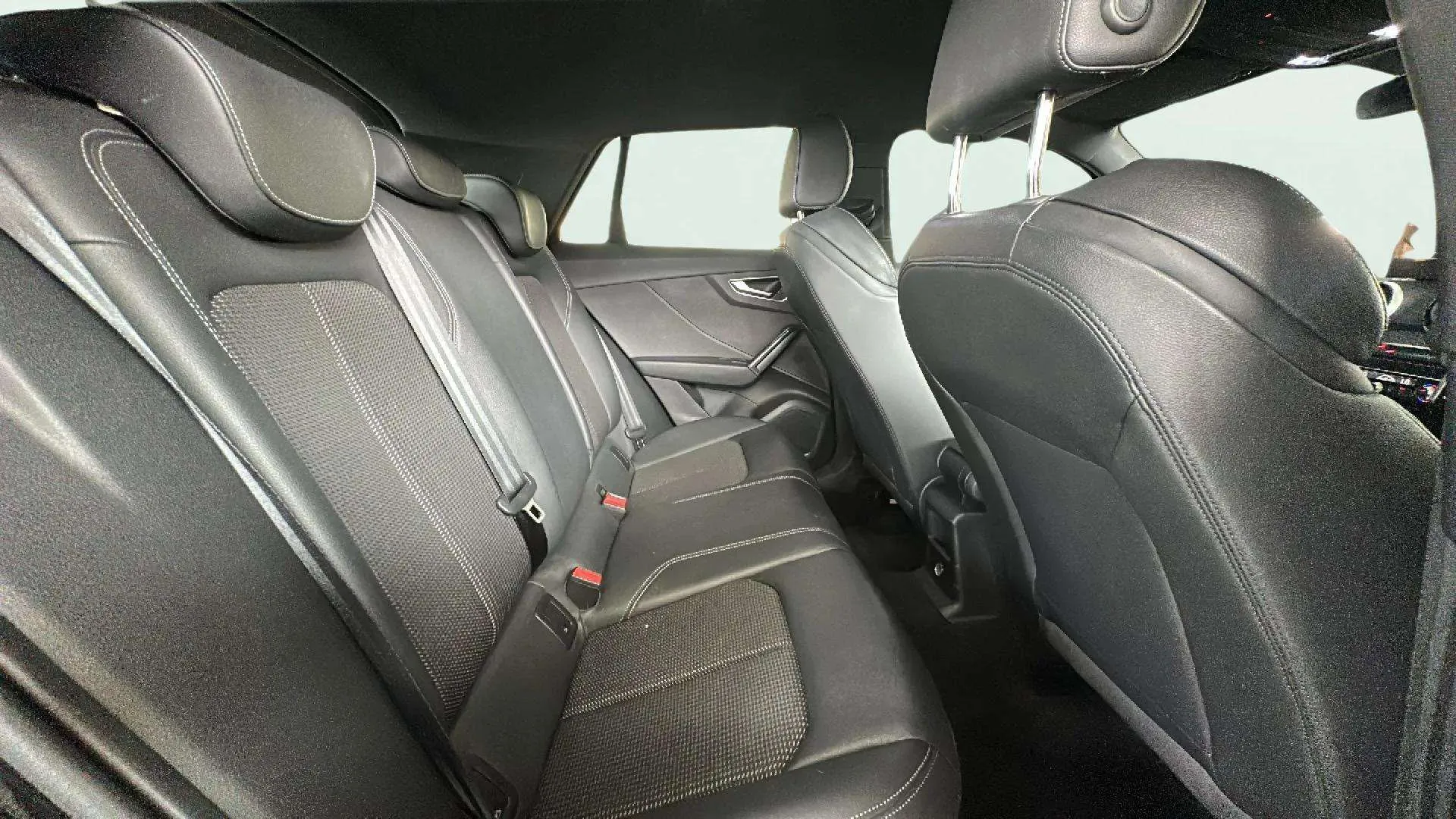 Audi Q2 Adrenalin 35 TDI S tronic - foto 16