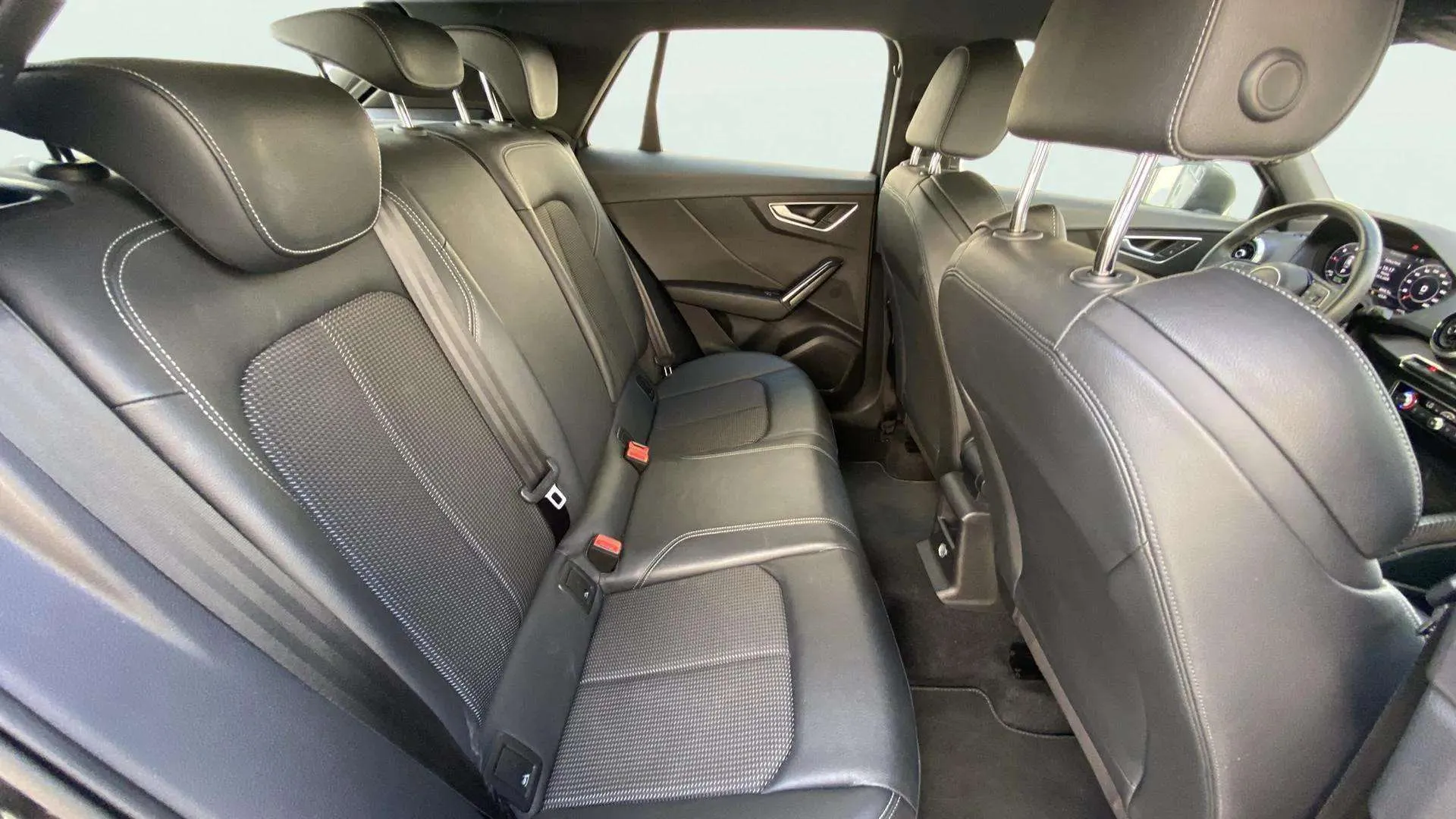 Audi Q2 Adrenalin 35 TDI S tronic - foto 14