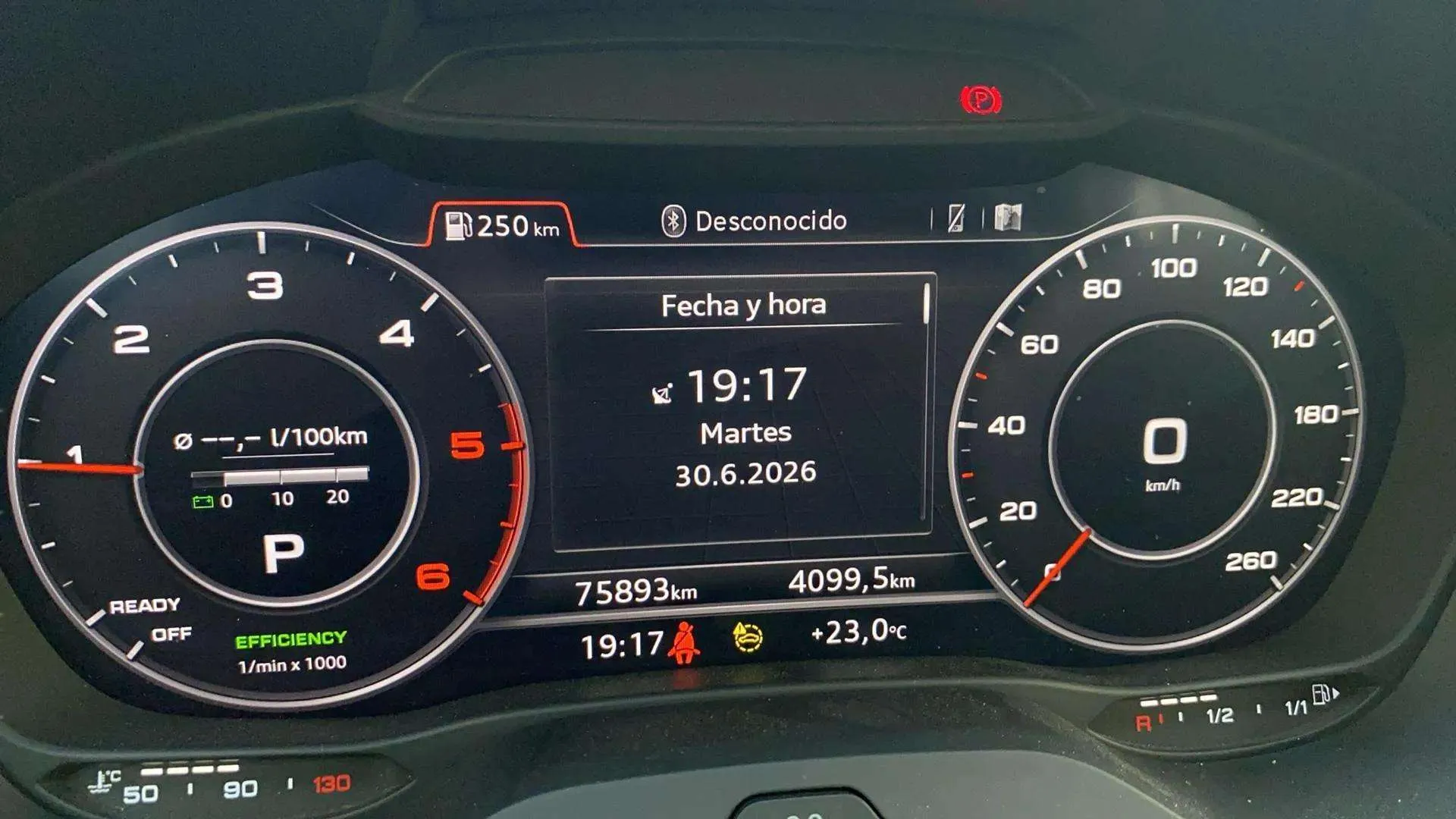 Audi Q2 Adrenalin 35 TDI S tronic - foto 12
