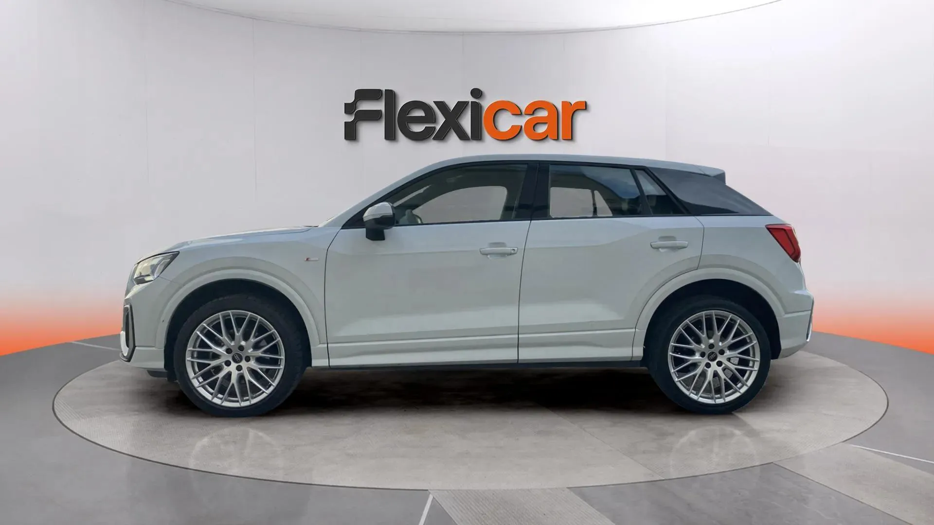 Audi Q2 Adrenalin 35 TDI S tronic - foto 4