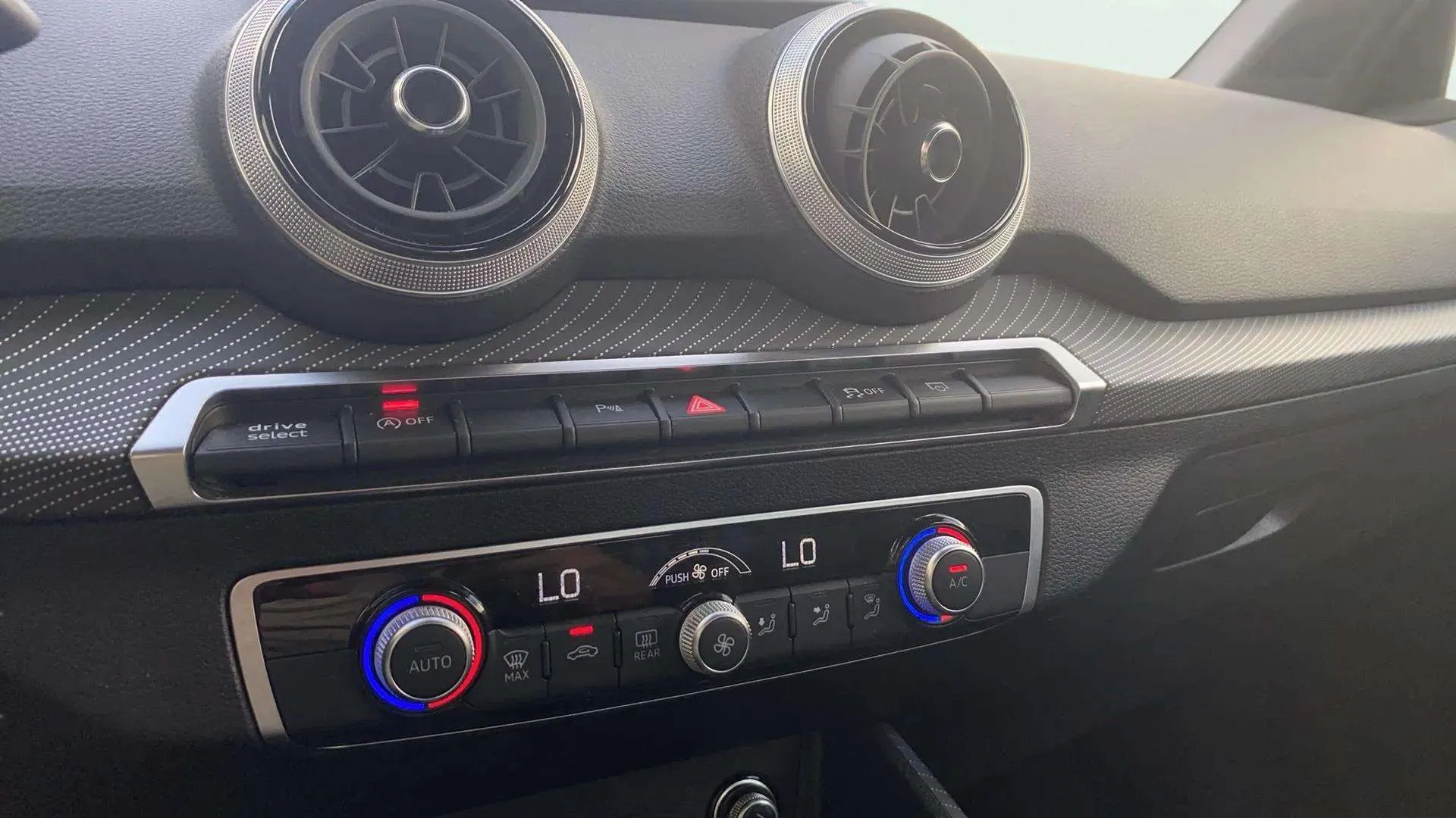 Audi Q2 Adrenalin 35 TDI S tronic - foto 13