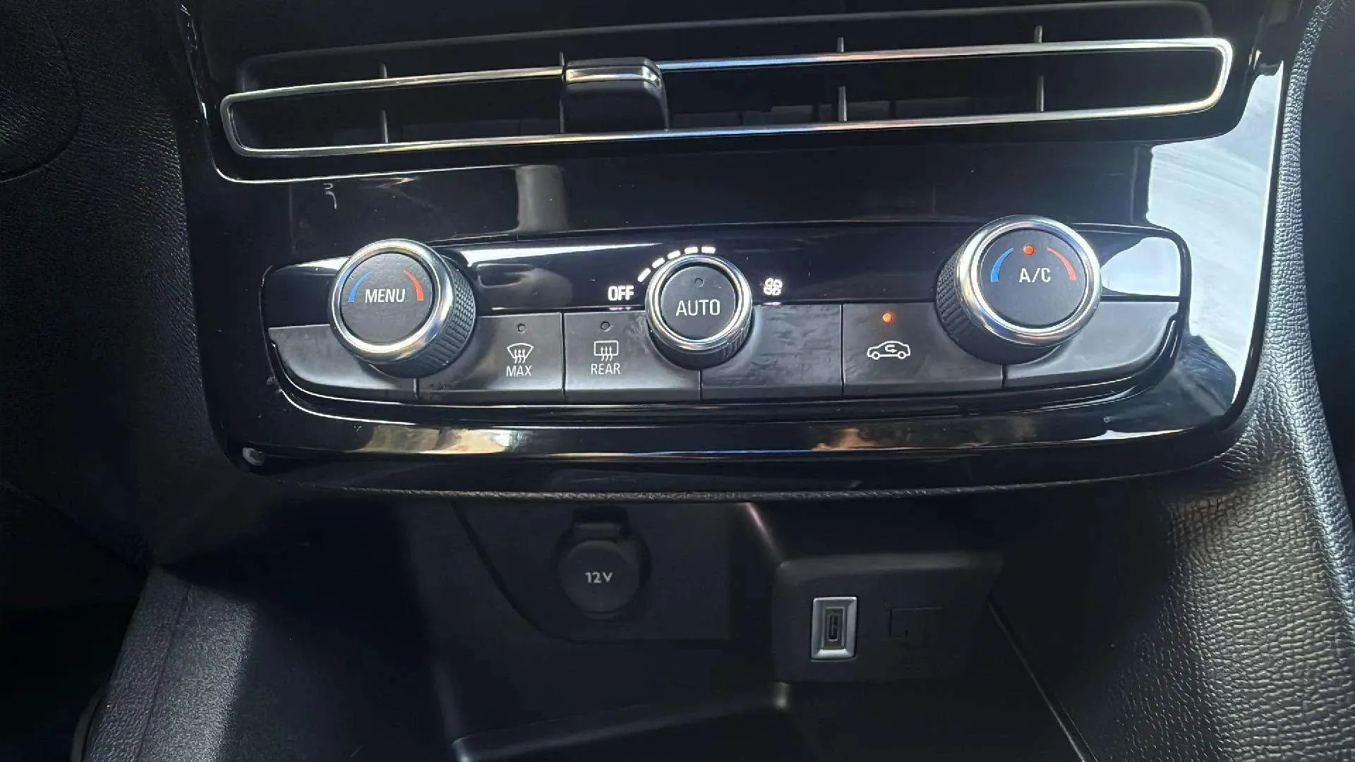 Opel Mokka 1.2 T GS - foto 22