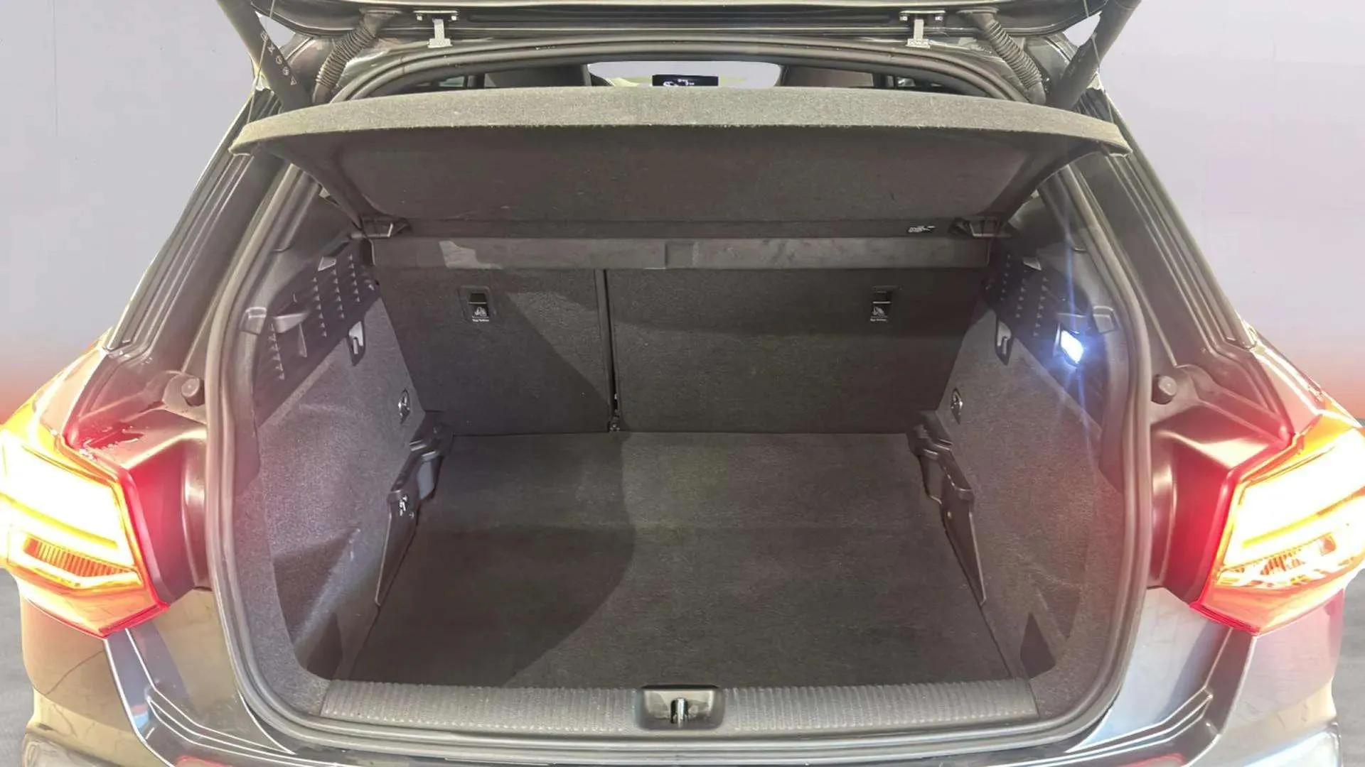 Audi Q2 Adrenalin 35 TDI S tronic - foto 10