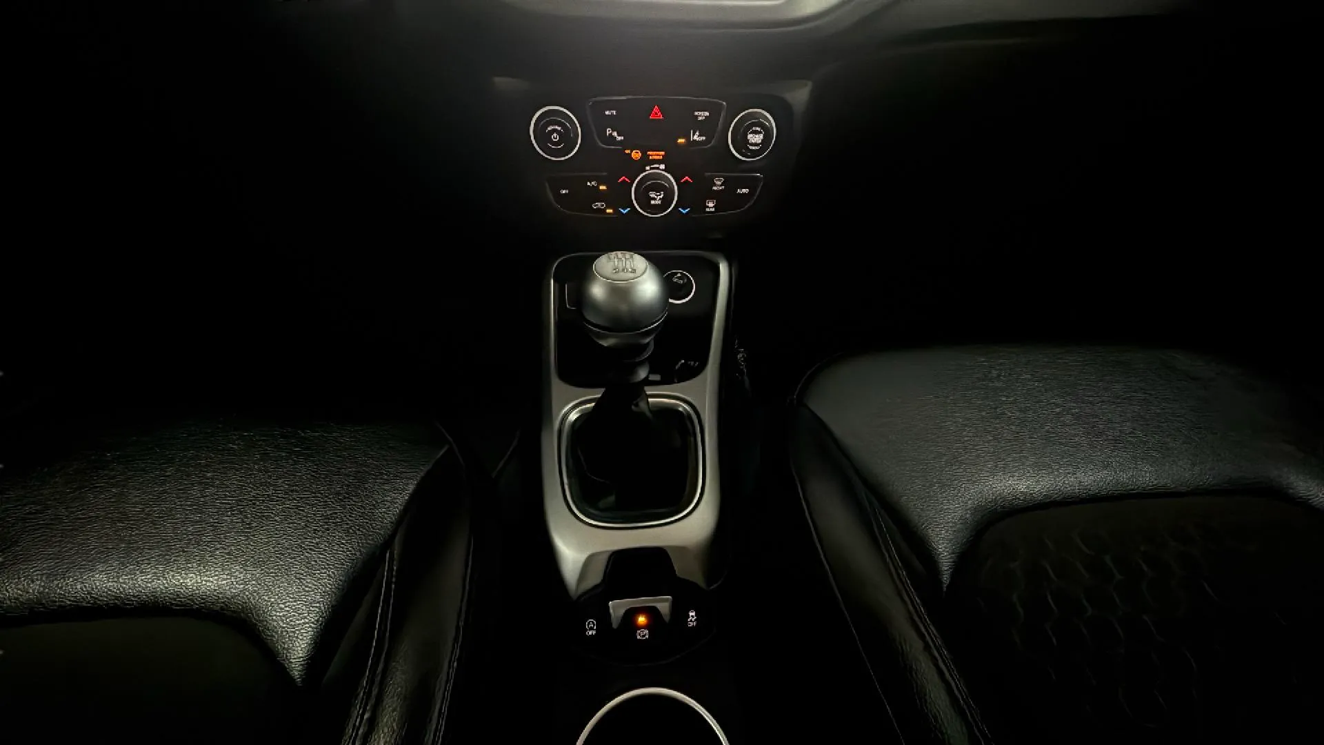 Jeep Compass 1.4 Mair Limited 4x2 - foto 22
