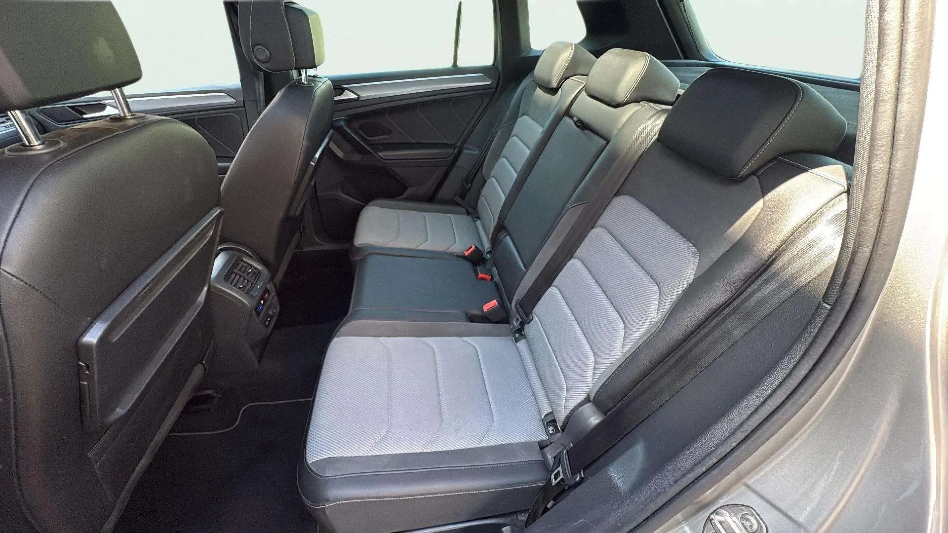 Volkswagen Tiguan R-Line 2.0 TDI DSG - foto 14