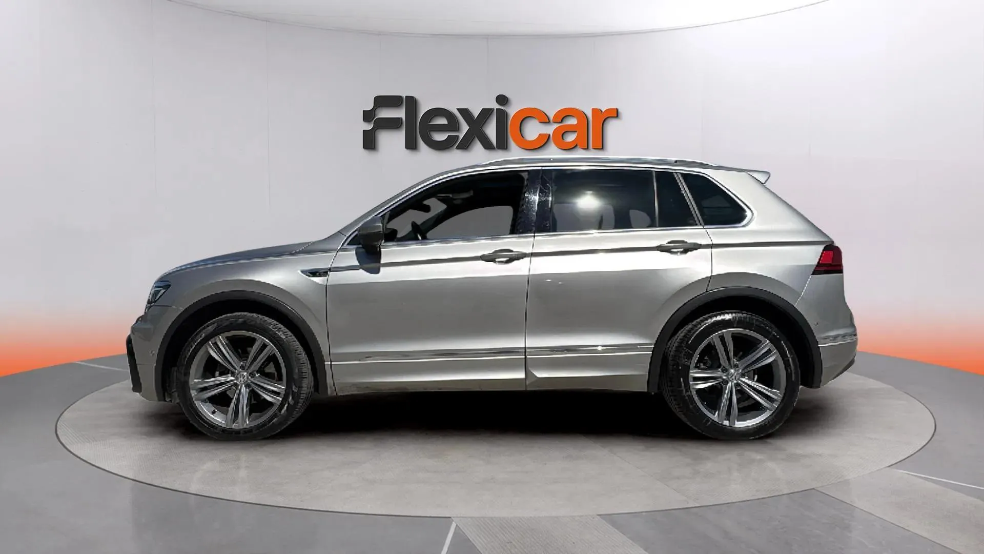 Volkswagen Tiguan R-Line 2.0 TDI DSG - foto 5