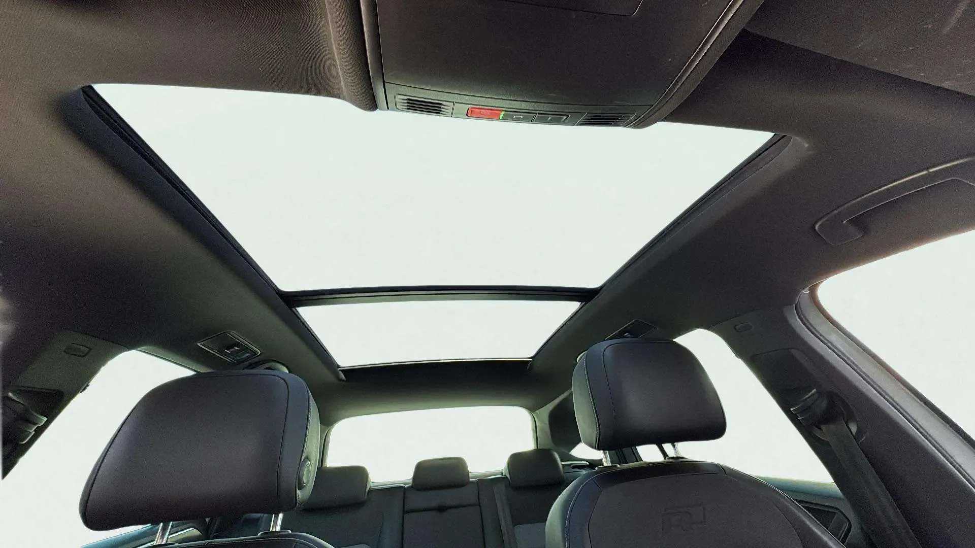 Volkswagen Tiguan R-Line 2.0 TDI DSG - foto 12