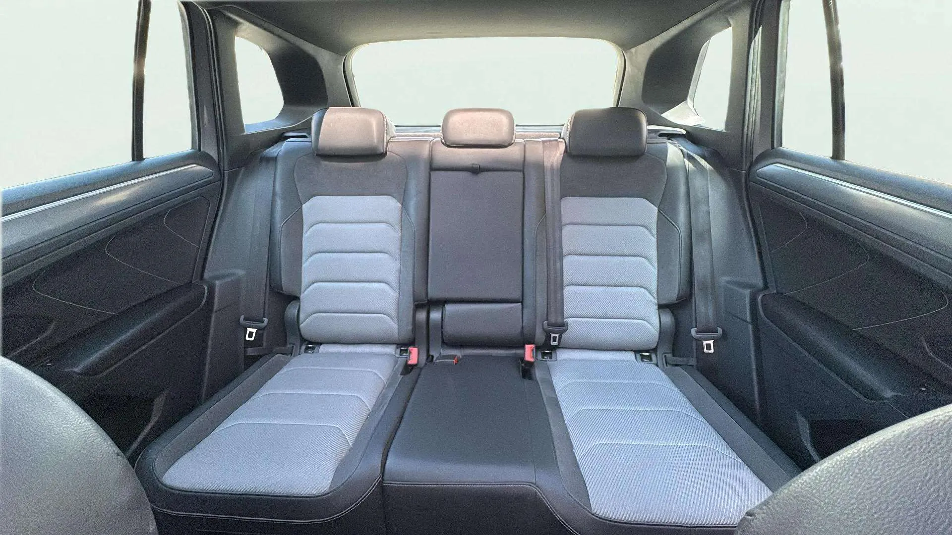 Volkswagen Tiguan R-Line 2.0 TDI DSG - foto 15