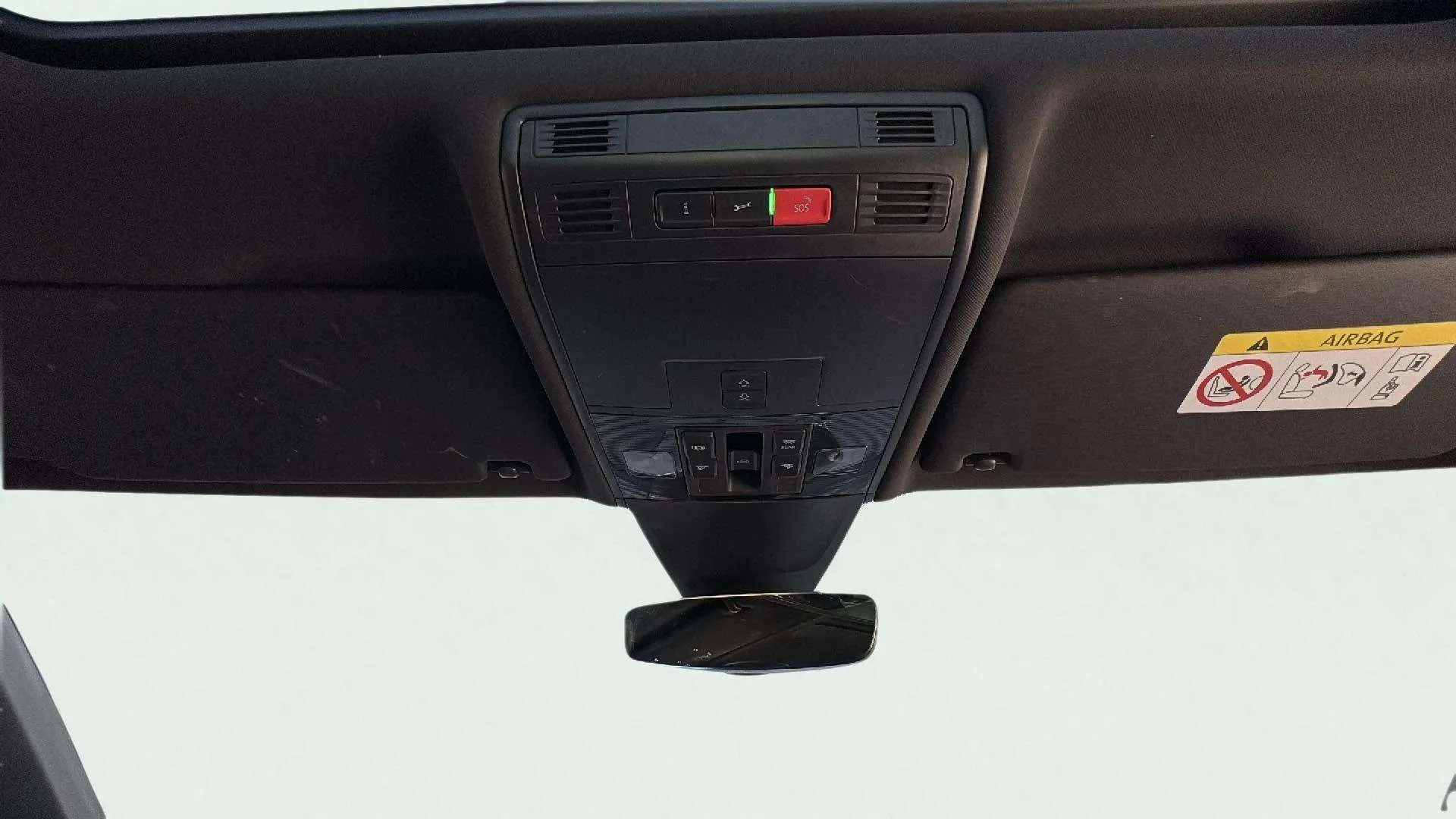 Volkswagen Tiguan R-Line 2.0 TDI DSG - foto 11