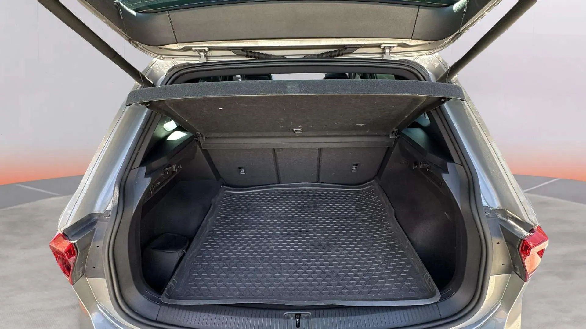 Volkswagen Tiguan R-Line 2.0 TDI DSG - foto 6