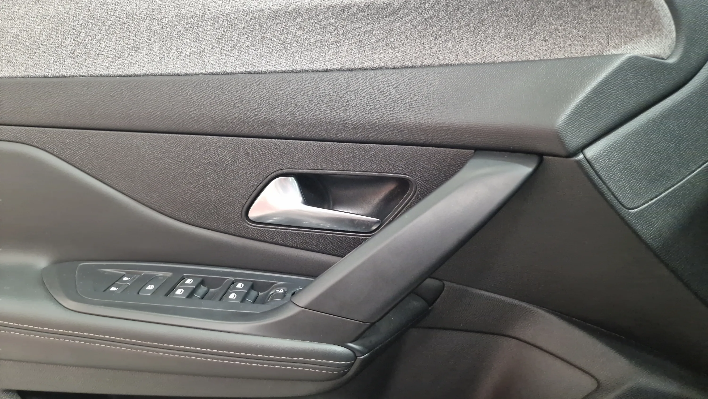 Peugeot 308 Allure PureTech 130 - foto 33