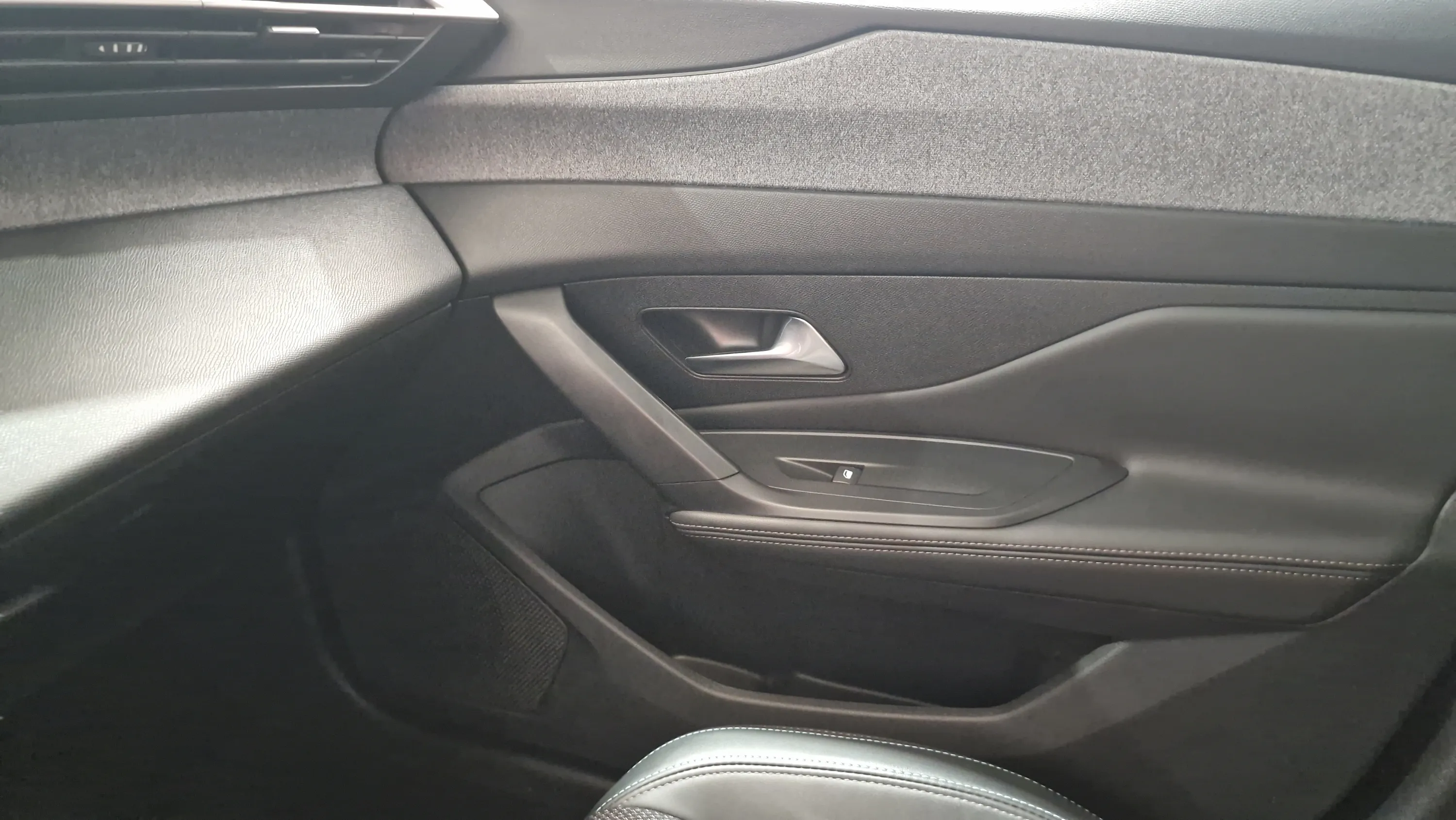 Peugeot 308 Allure PureTech 130 - foto 31