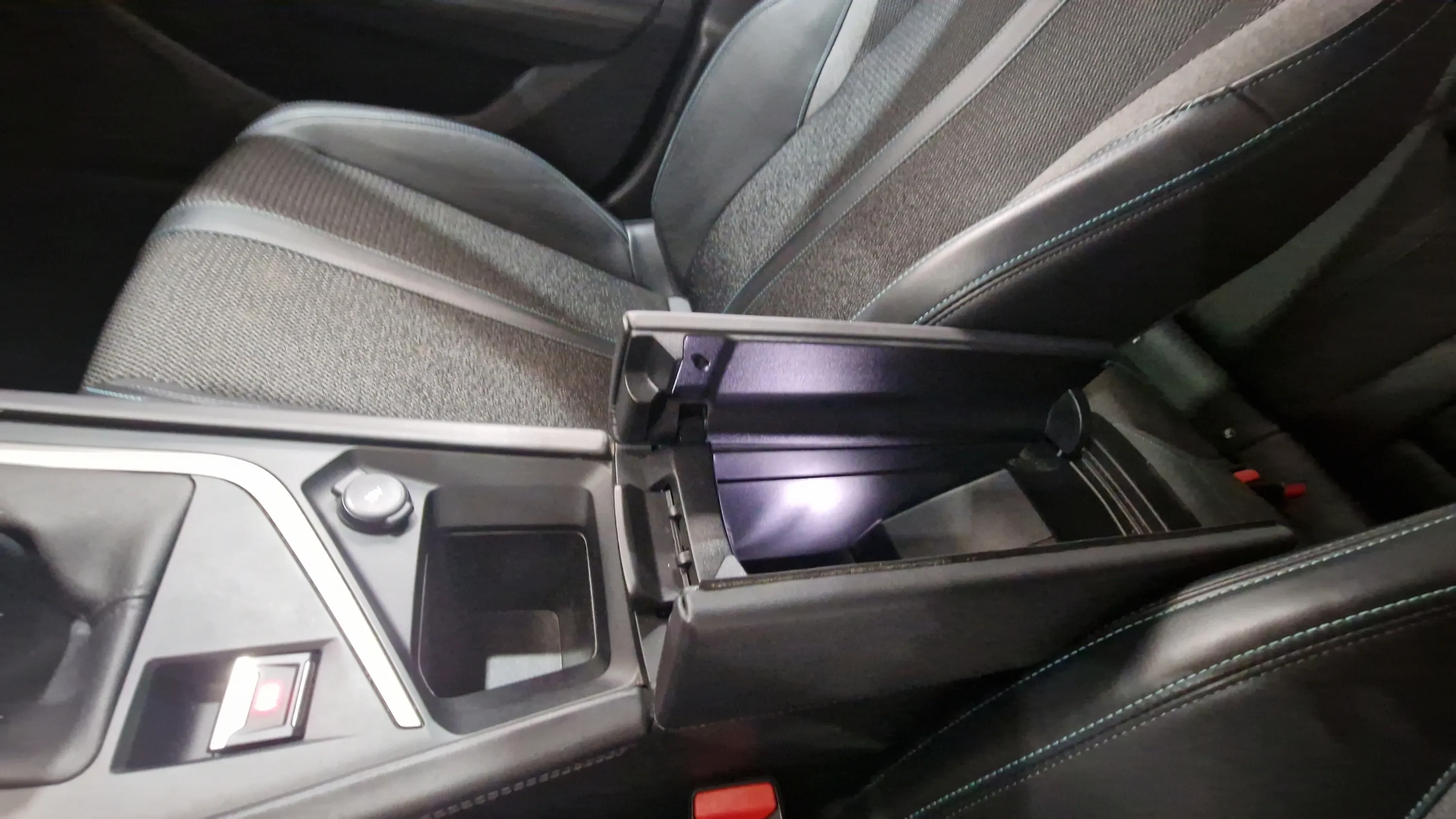 Peugeot 308 Allure PureTech 130 - foto 30