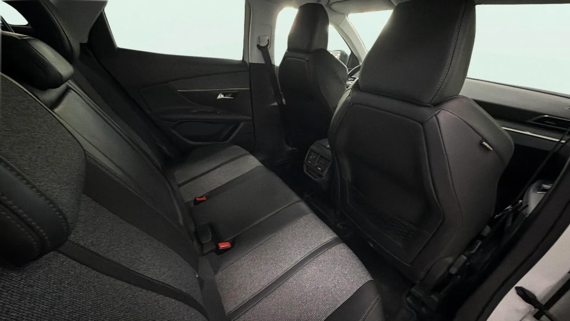 Peugeot 3008 1.2 PureTech Allure - foto 12