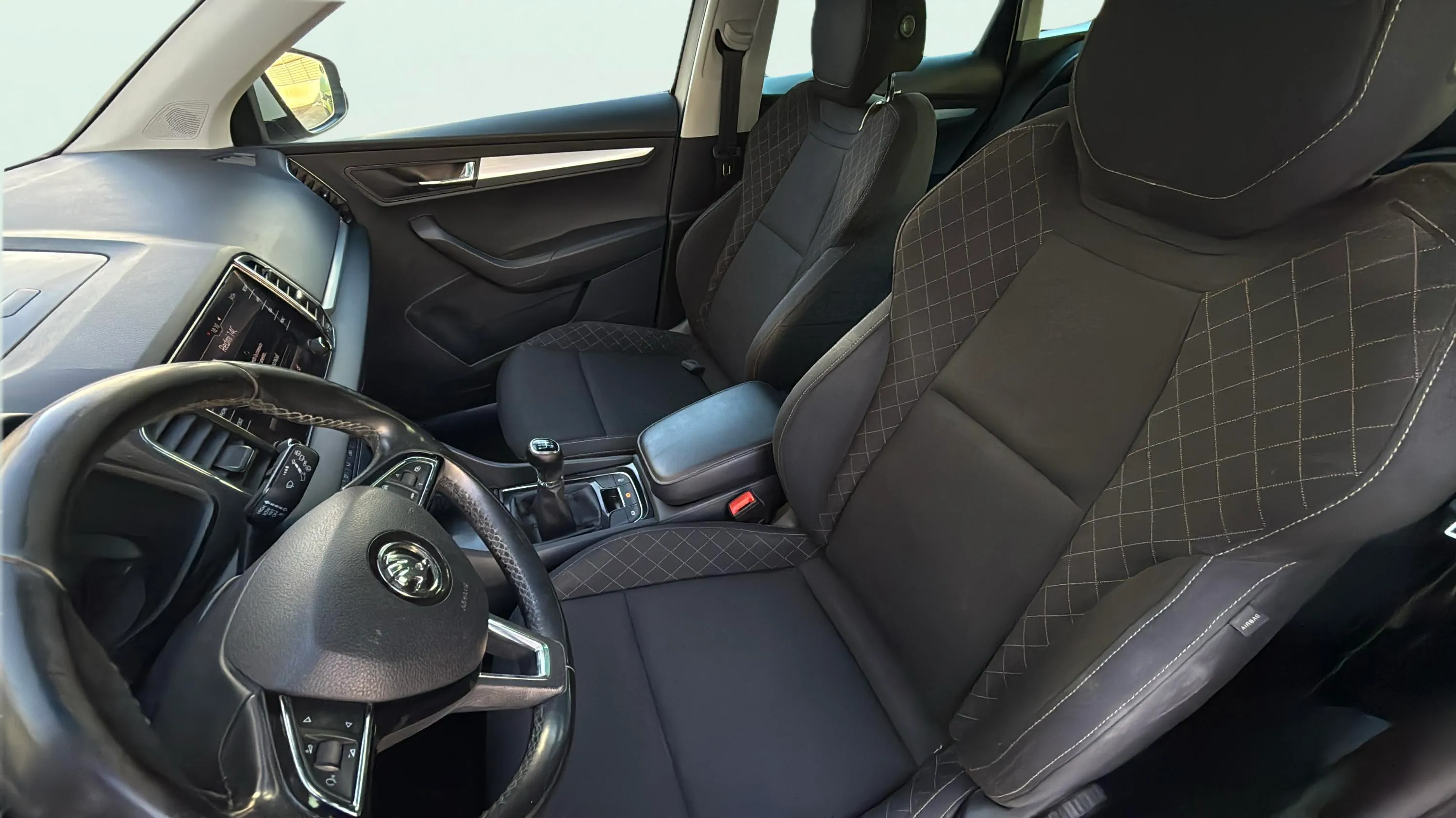 Škoda Karoq 1.6 TDI Ambition - foto 11