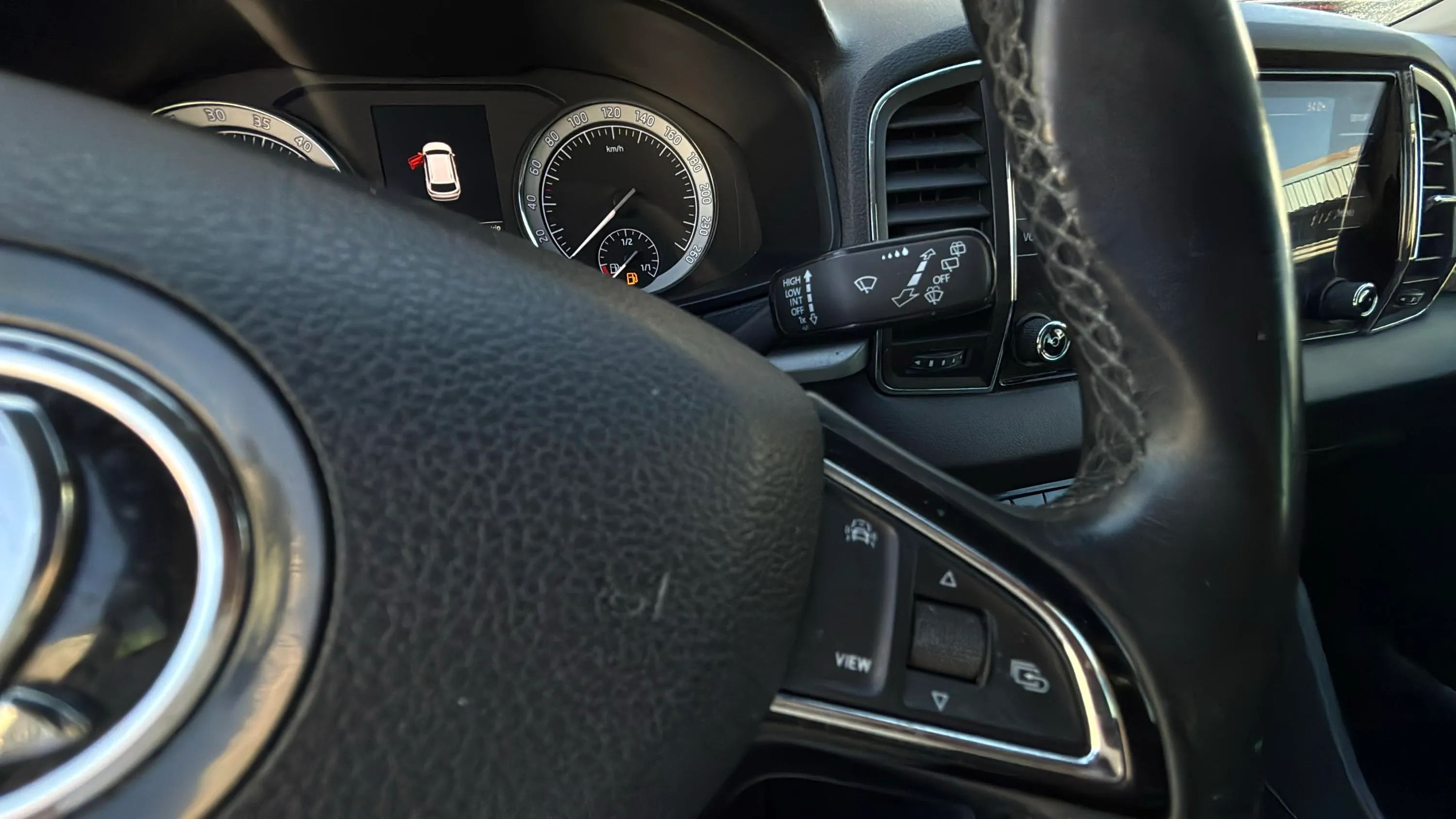 Škoda Karoq 1.6 TDI Ambition - foto 14