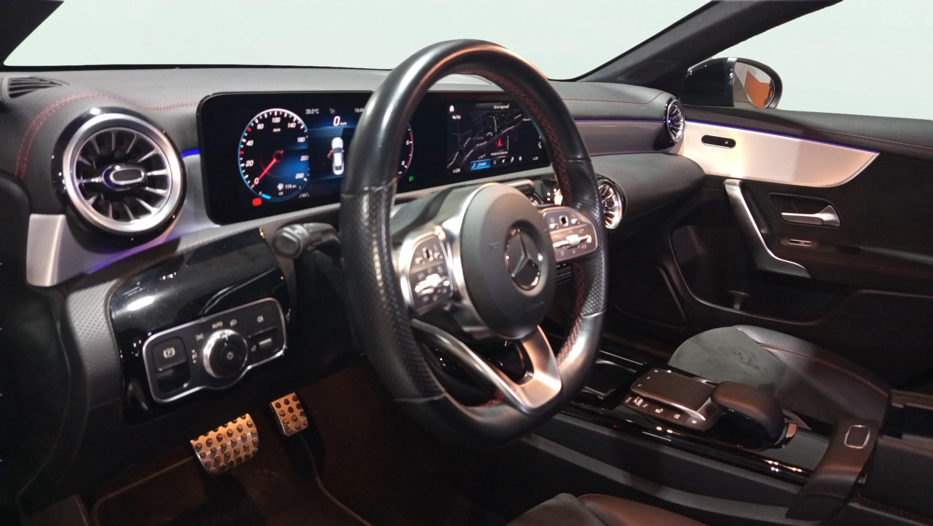 Mercedes-Benz CLA 200 D DCT - foto 30