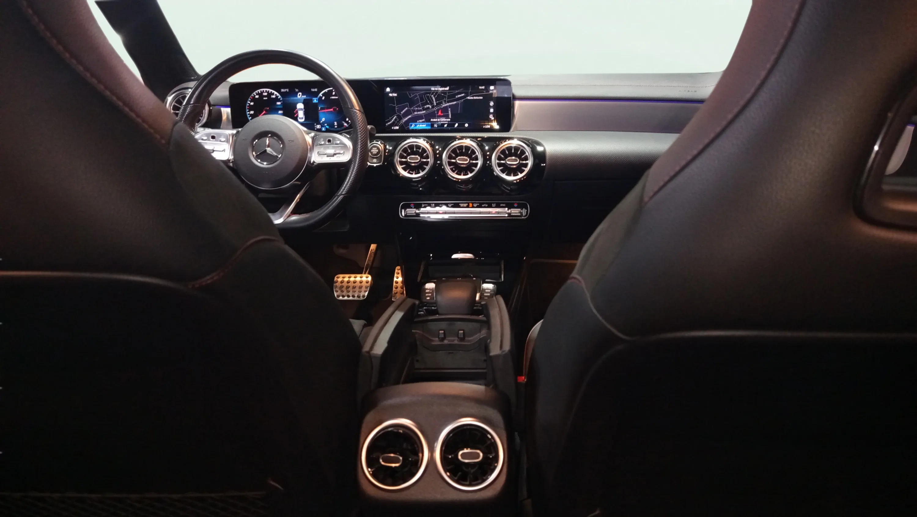 Mercedes-Benz CLA 200 D DCT - foto 28