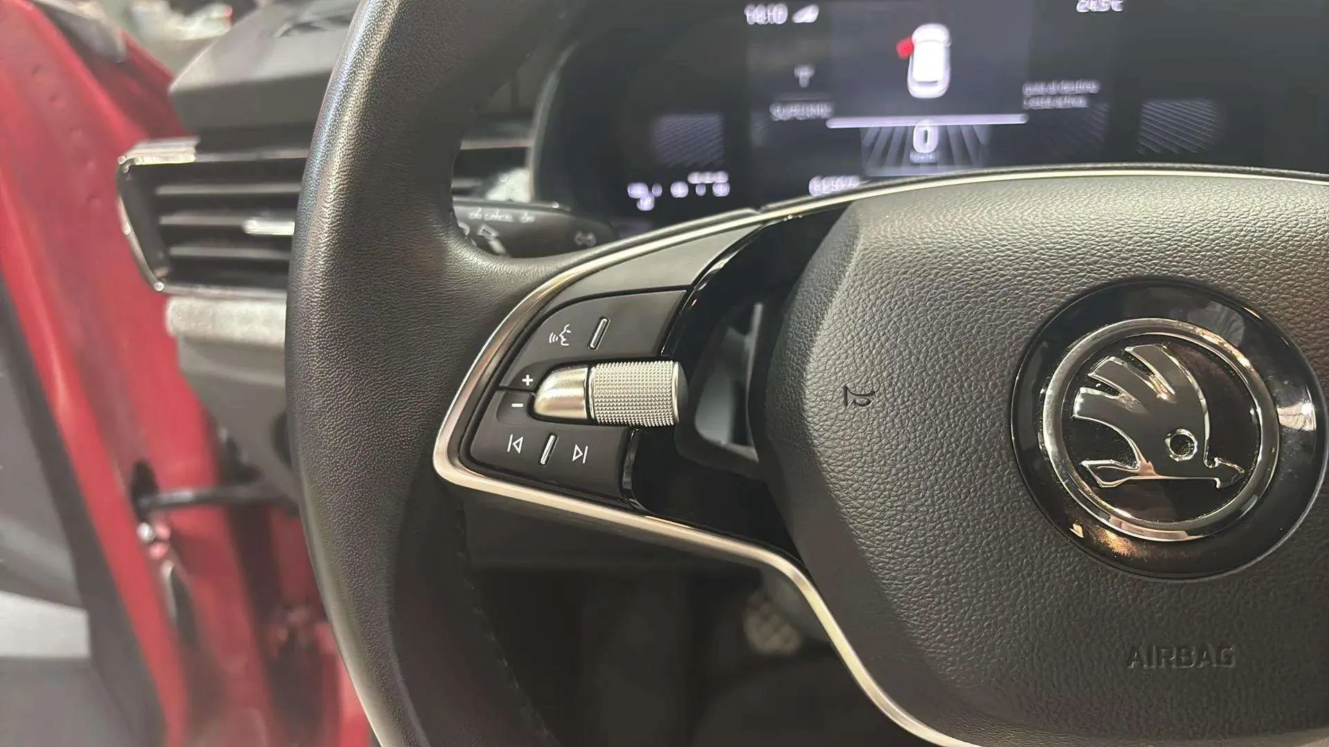 Škoda Kamiq 1.0 TSI Selection - foto 12