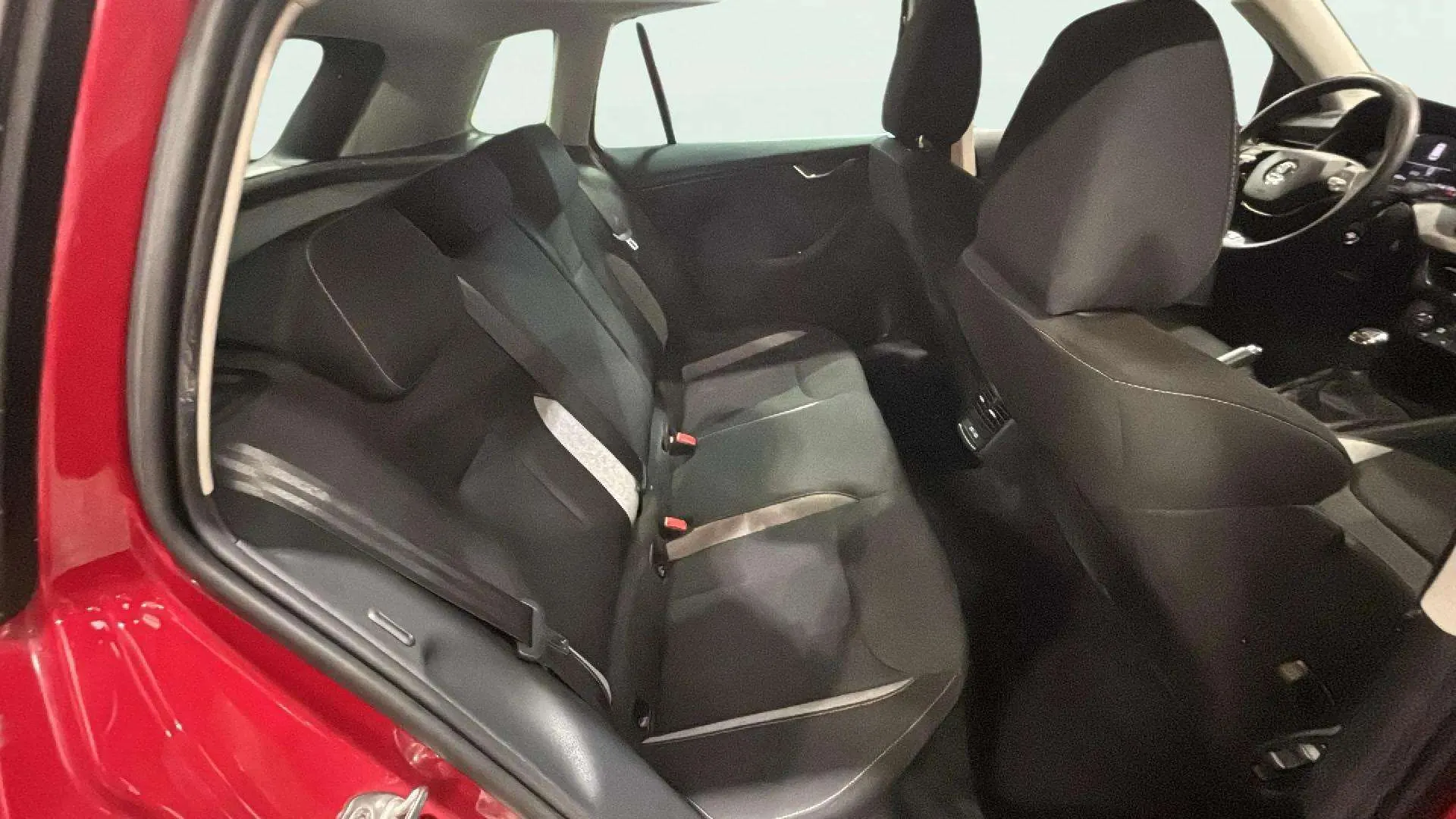 Škoda Kamiq 1.0 TSI Selection - foto 25
