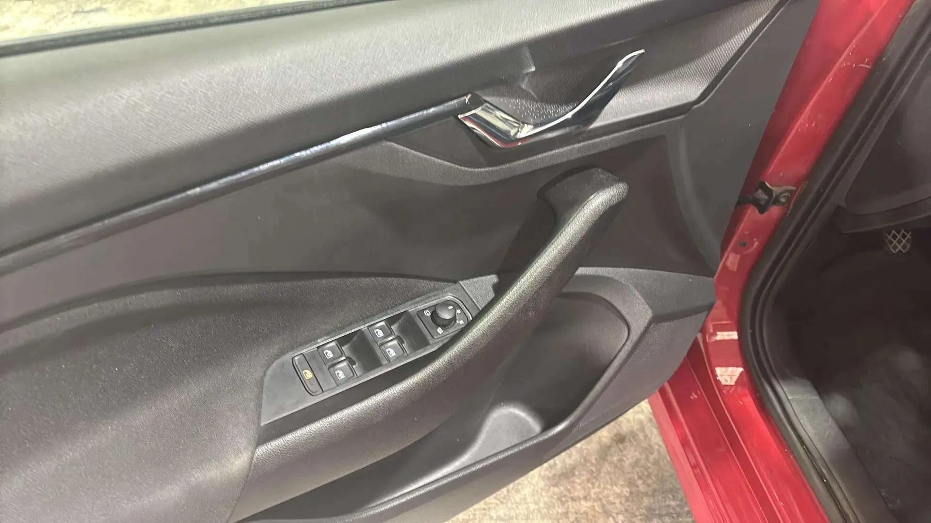 Škoda Kamiq 1.0 TSI Selection - foto 27