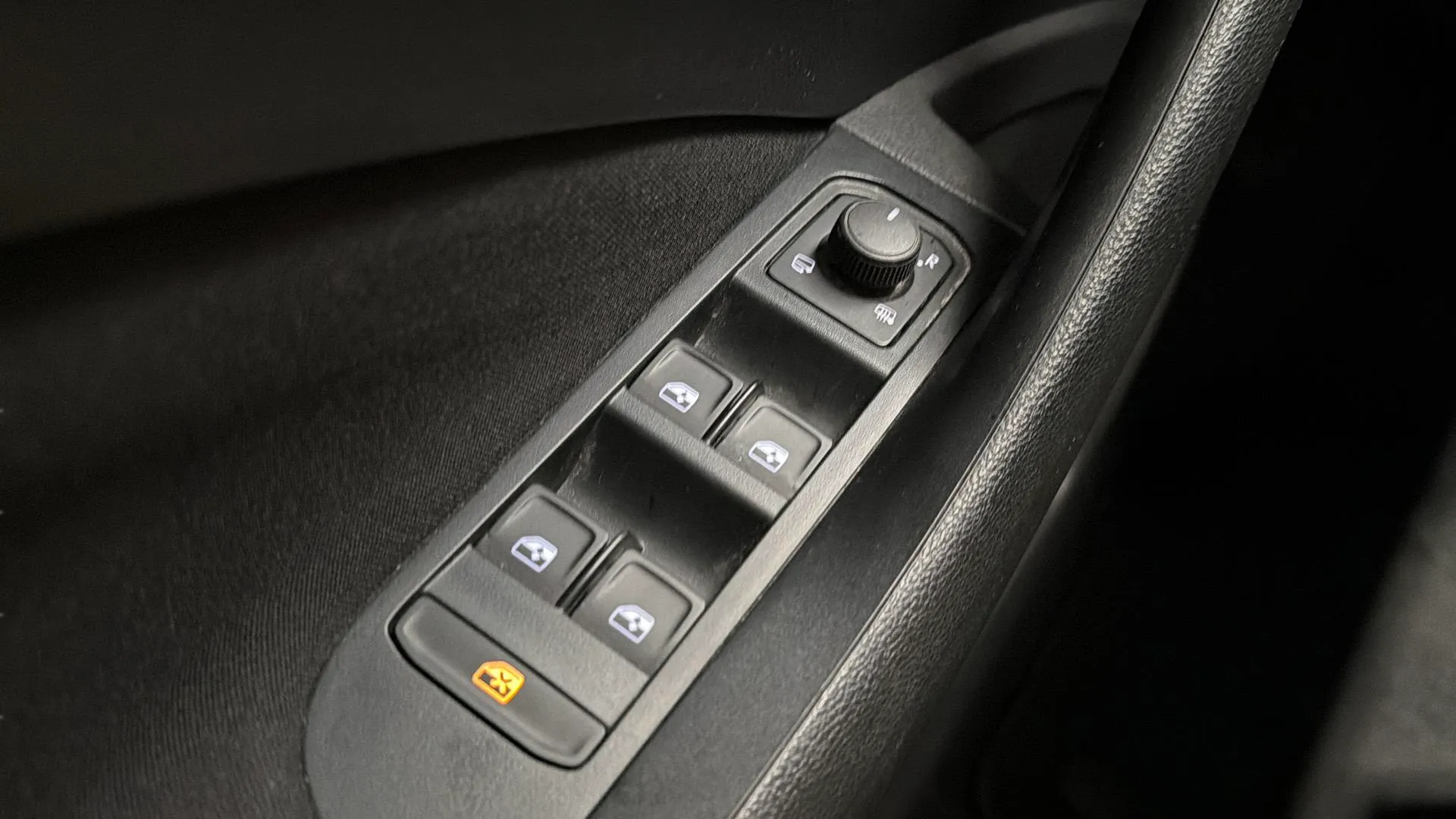 Škoda Kamiq 1.0 TSI Selection - foto 22