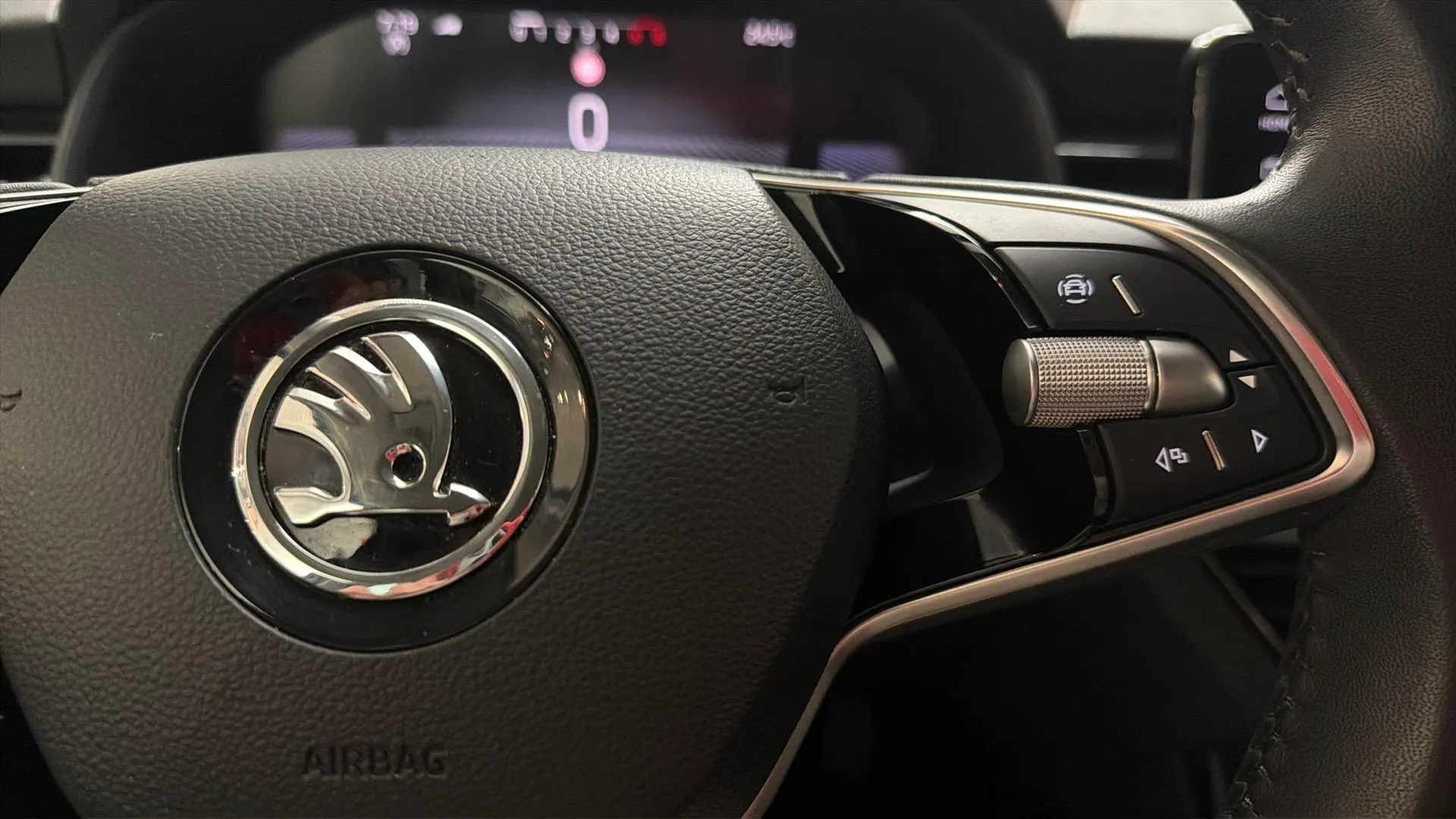 Škoda Kamiq 1.0 TSI Selection - foto 21