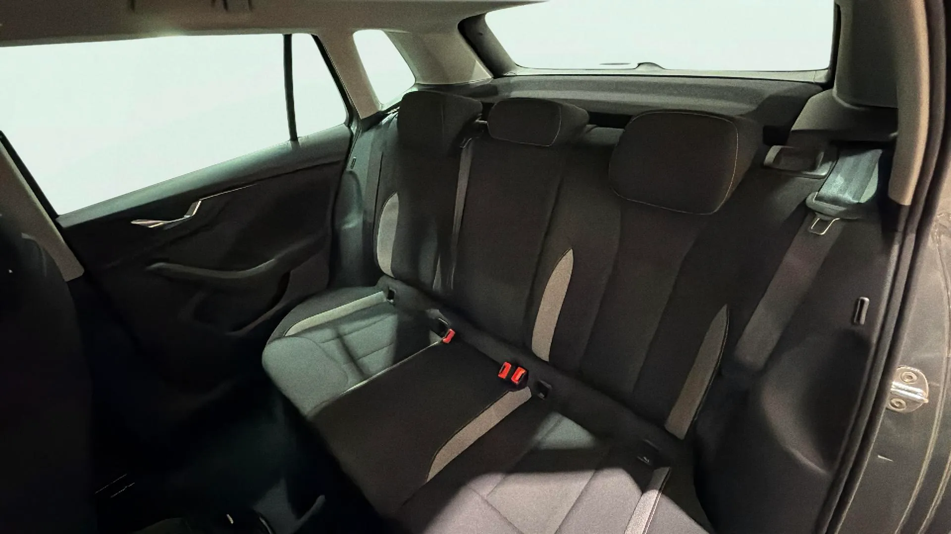 Škoda Kamiq 1.0 TSI Selection - foto 11