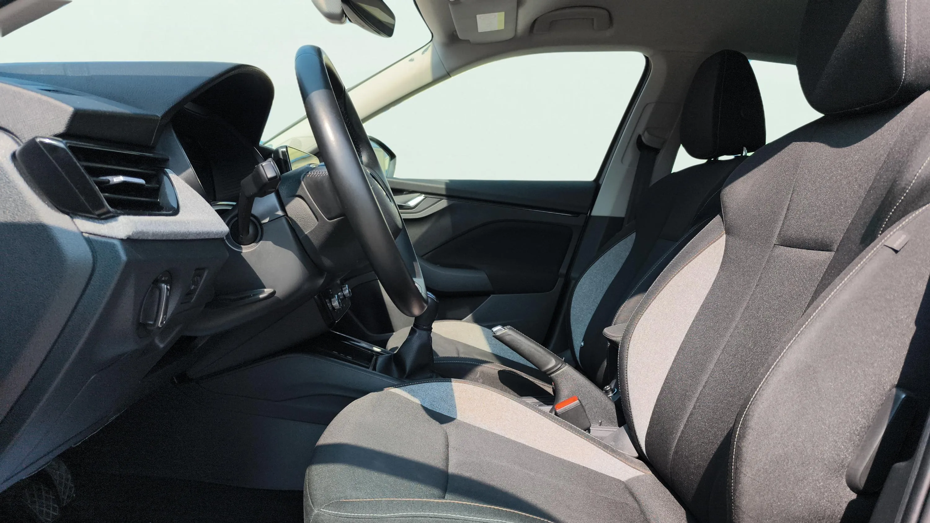 Škoda Kamiq 1.0 TSI Selection - foto 18