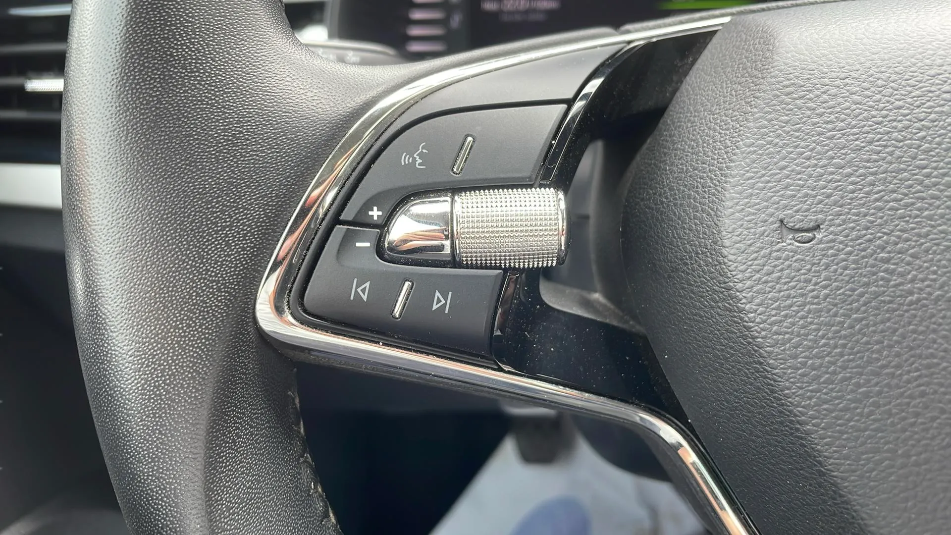 Škoda Kamiq 1.0 TSI Ambition - foto 32