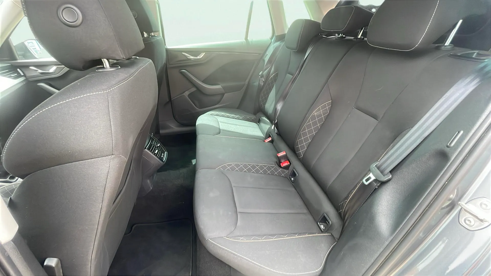 Škoda Kamiq 1.0 TSI Ambition - foto 15