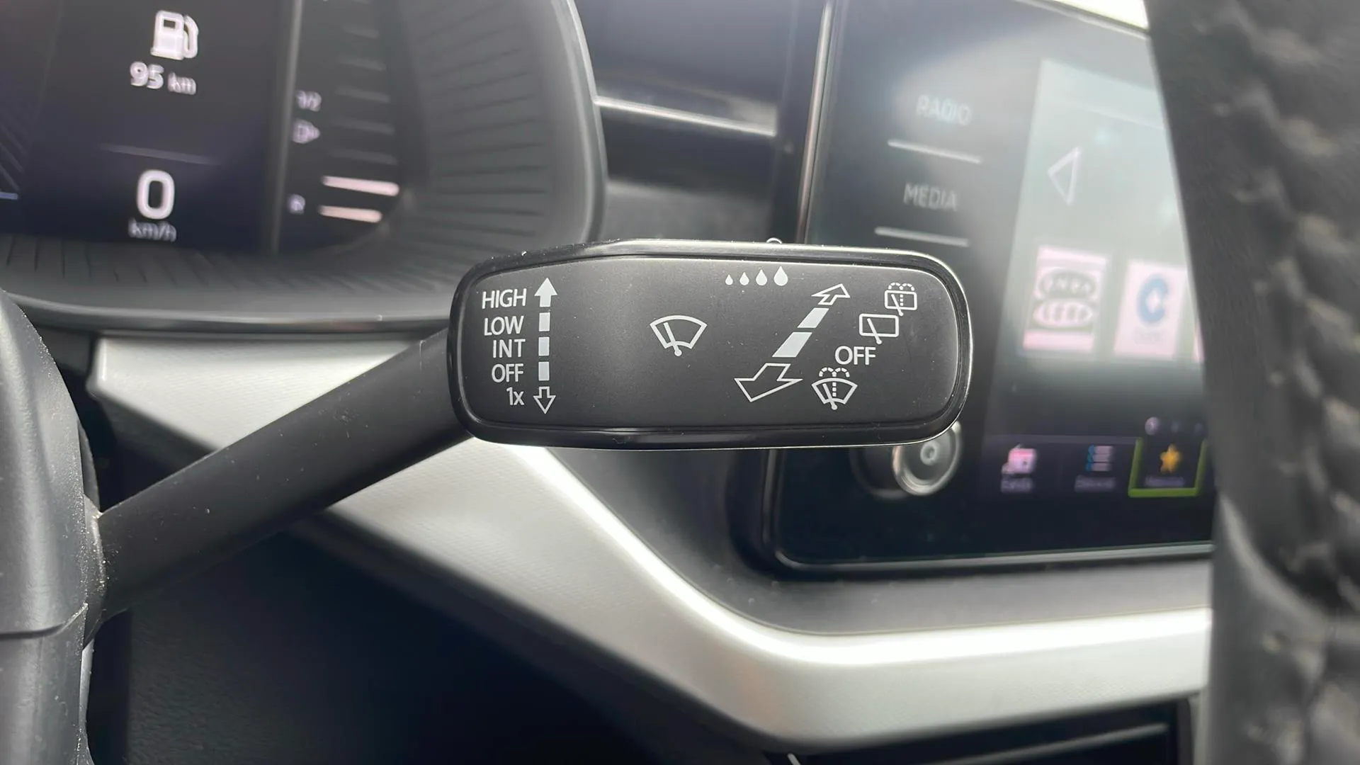 Škoda Kamiq 1.0 TSI Ambition - foto 29