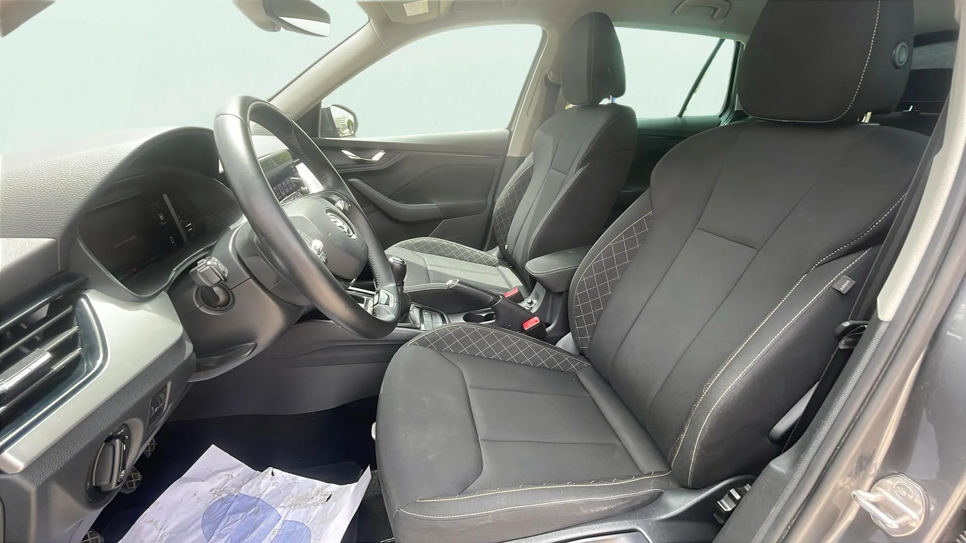 Škoda Kamiq 1.0 TSI Ambition - foto 14