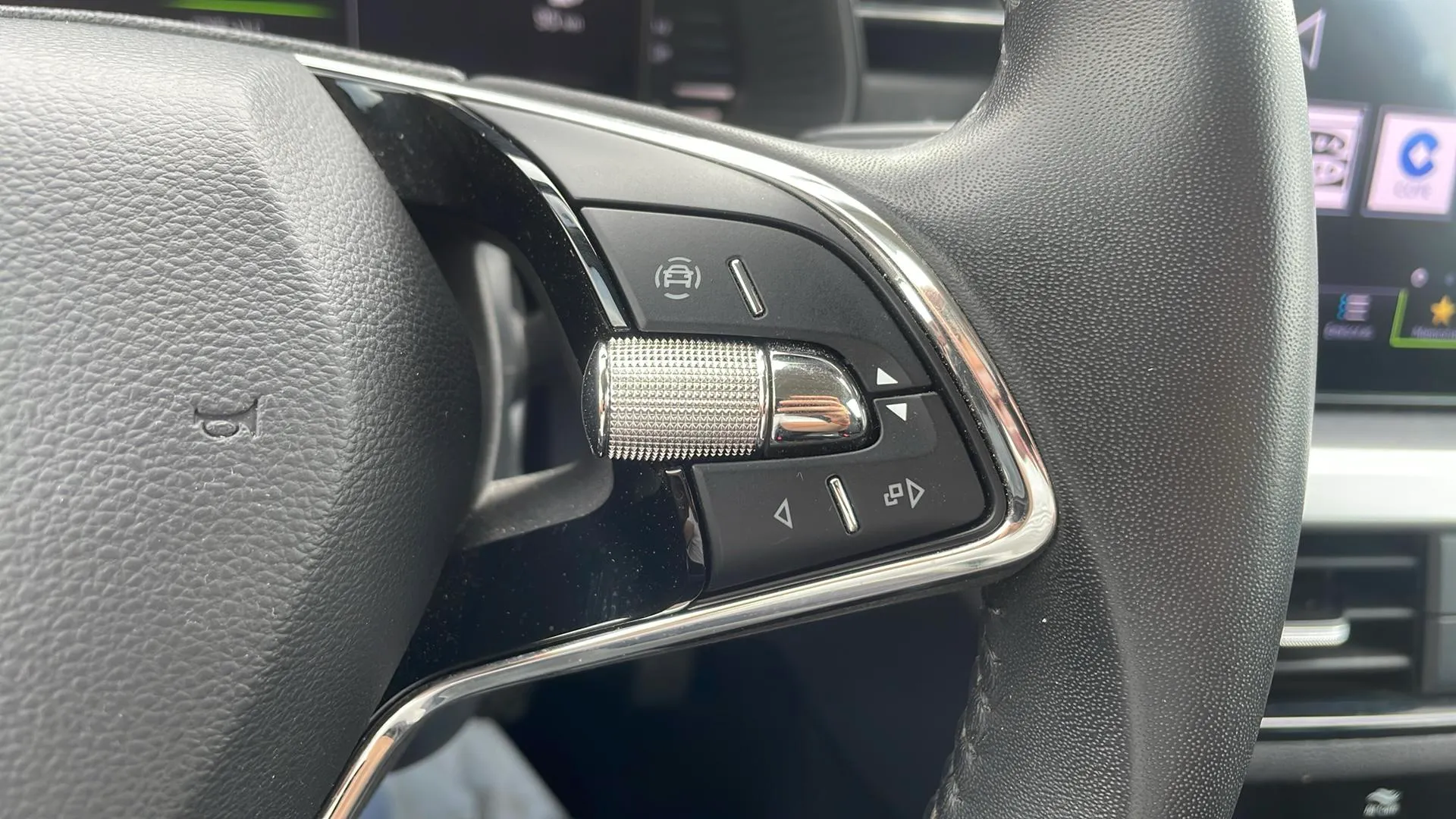 Škoda Kamiq 1.0 TSI Ambition - foto 31