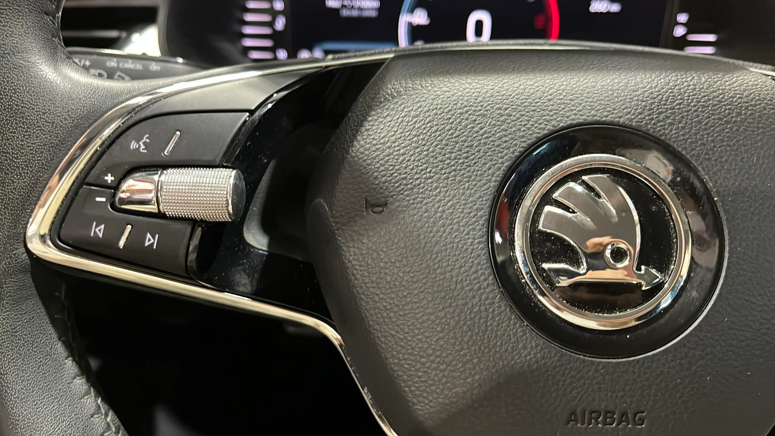 Škoda Kamiq 1.0 TSI Ambition - foto 17