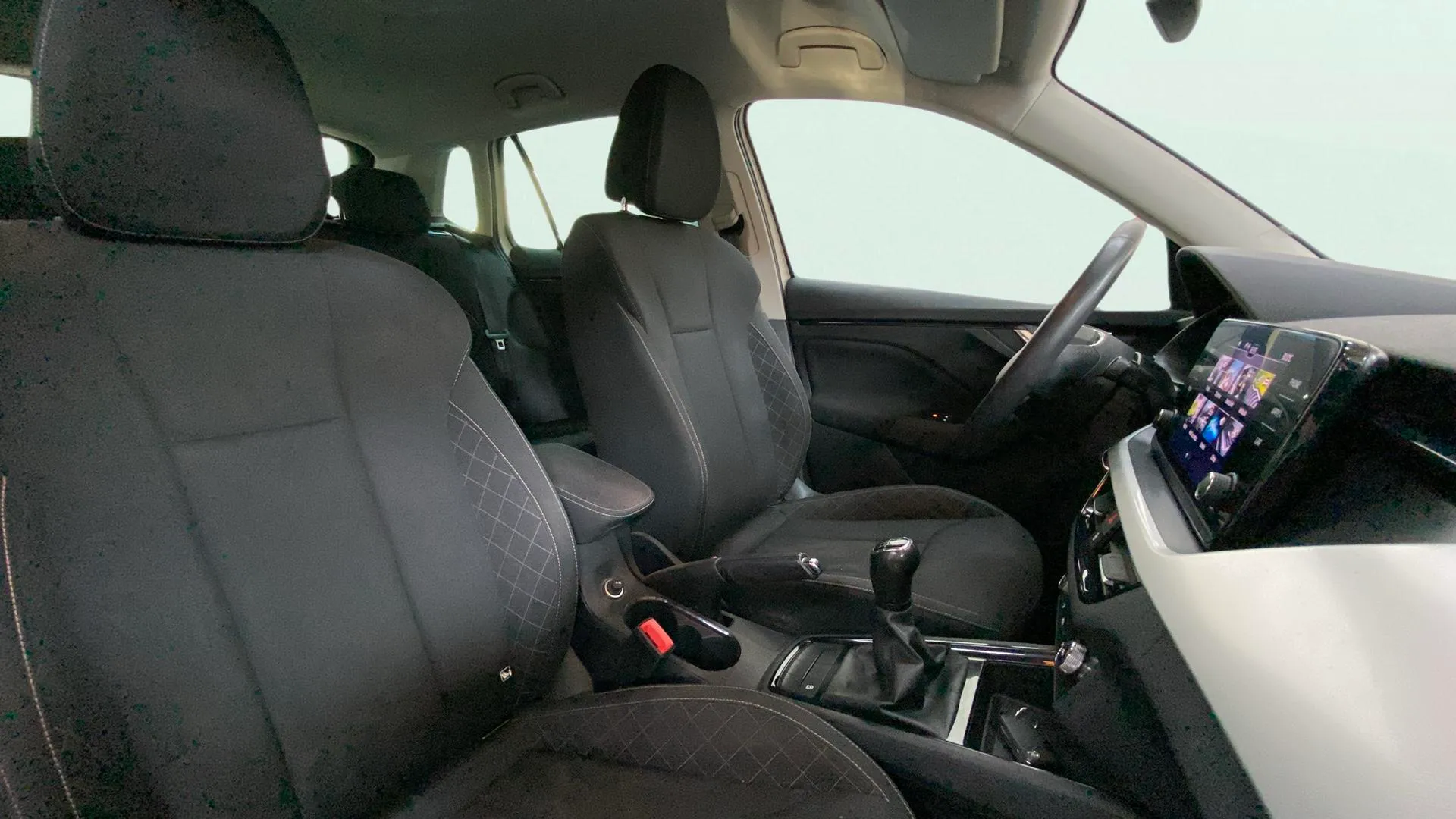Škoda Kamiq 1.0 TSI Selection - foto 16